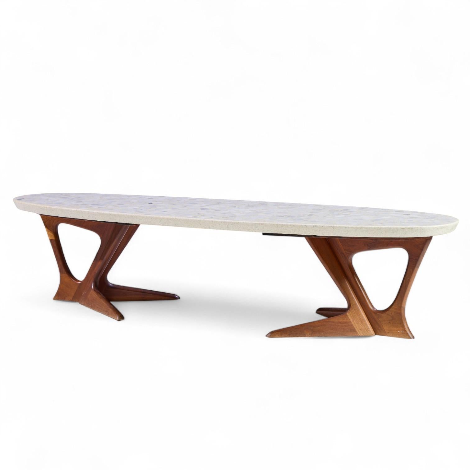 Mid-Century Modern Table basse en noyer et terrazzo du milieu du siècle Harvey Probber en vente