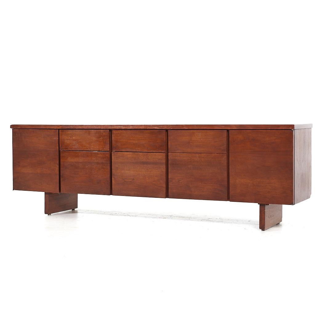 Harvey Probber Mid Century Walnut Credenza

This credenza measures: 88.5 wide x 18.5 deep x 27.5 inches high

All pieces of furniture can be had in what we call restored vintage condition. That means the piece is restored upon purchase so it’s free