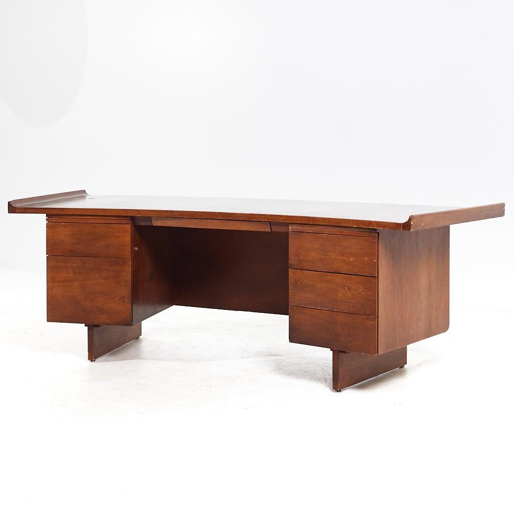 Mid-Century Modern Harvey Probber Mid Century Walnut Curved Executive Desk For Sale