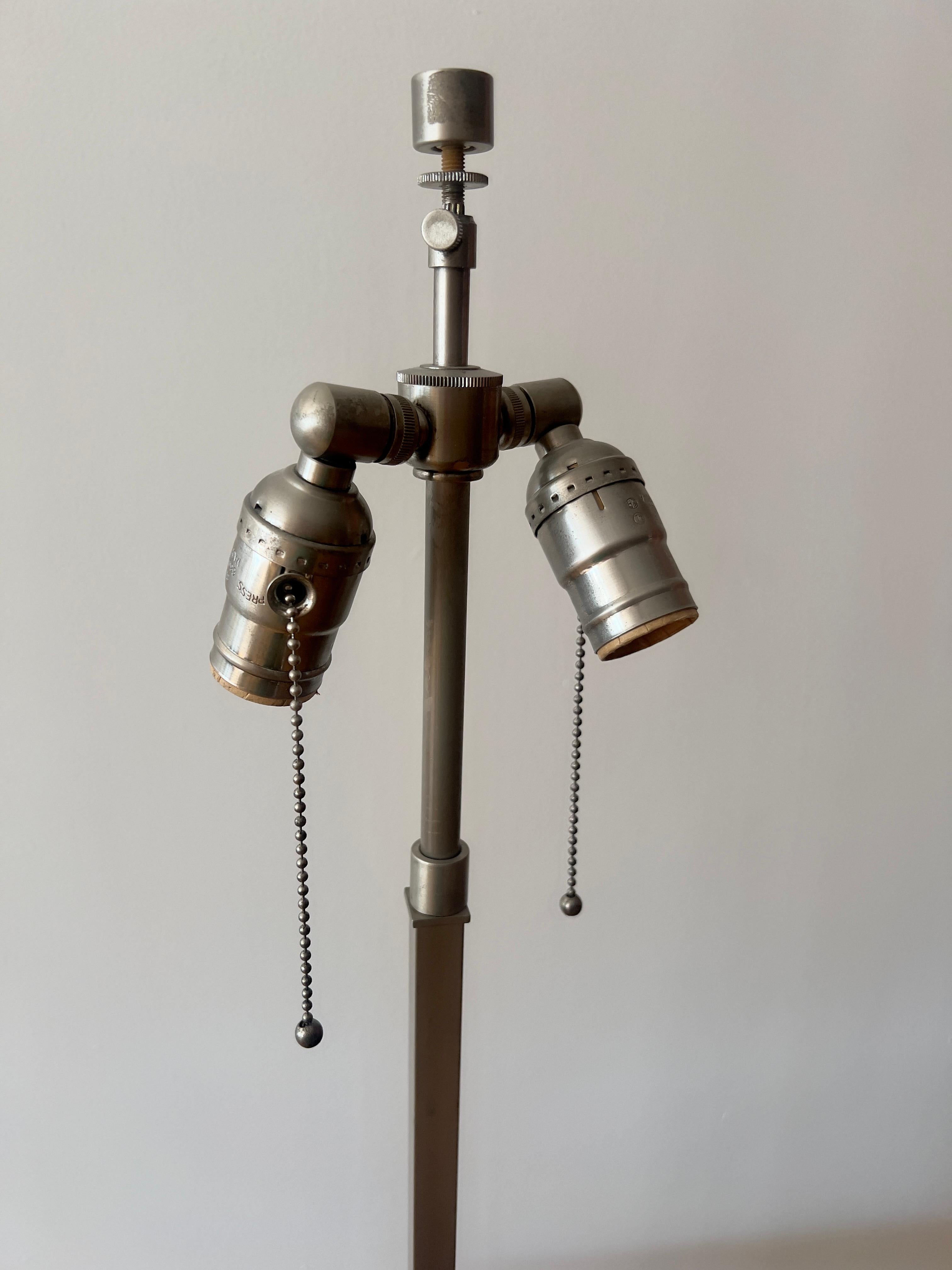 Mid-Century moderno Lampada da terra con tavolino di Harvey Probber, 1960 in vendita