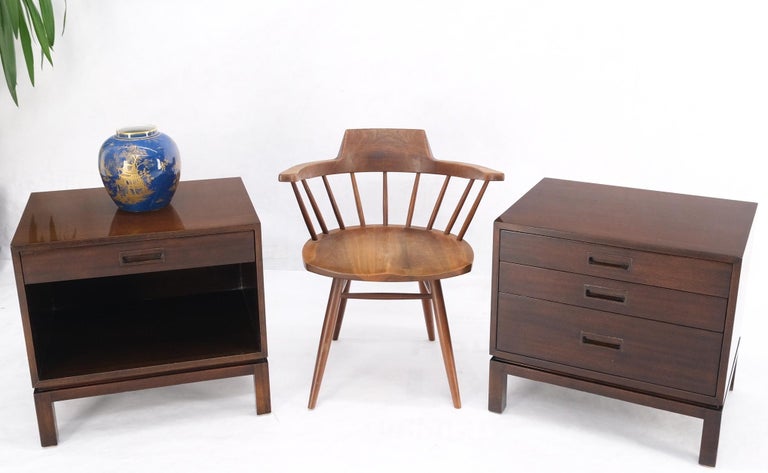 Harvey Probber Non Matching Pair of Walnut 3 Drawers Nightstands End Tables For Sale 7
