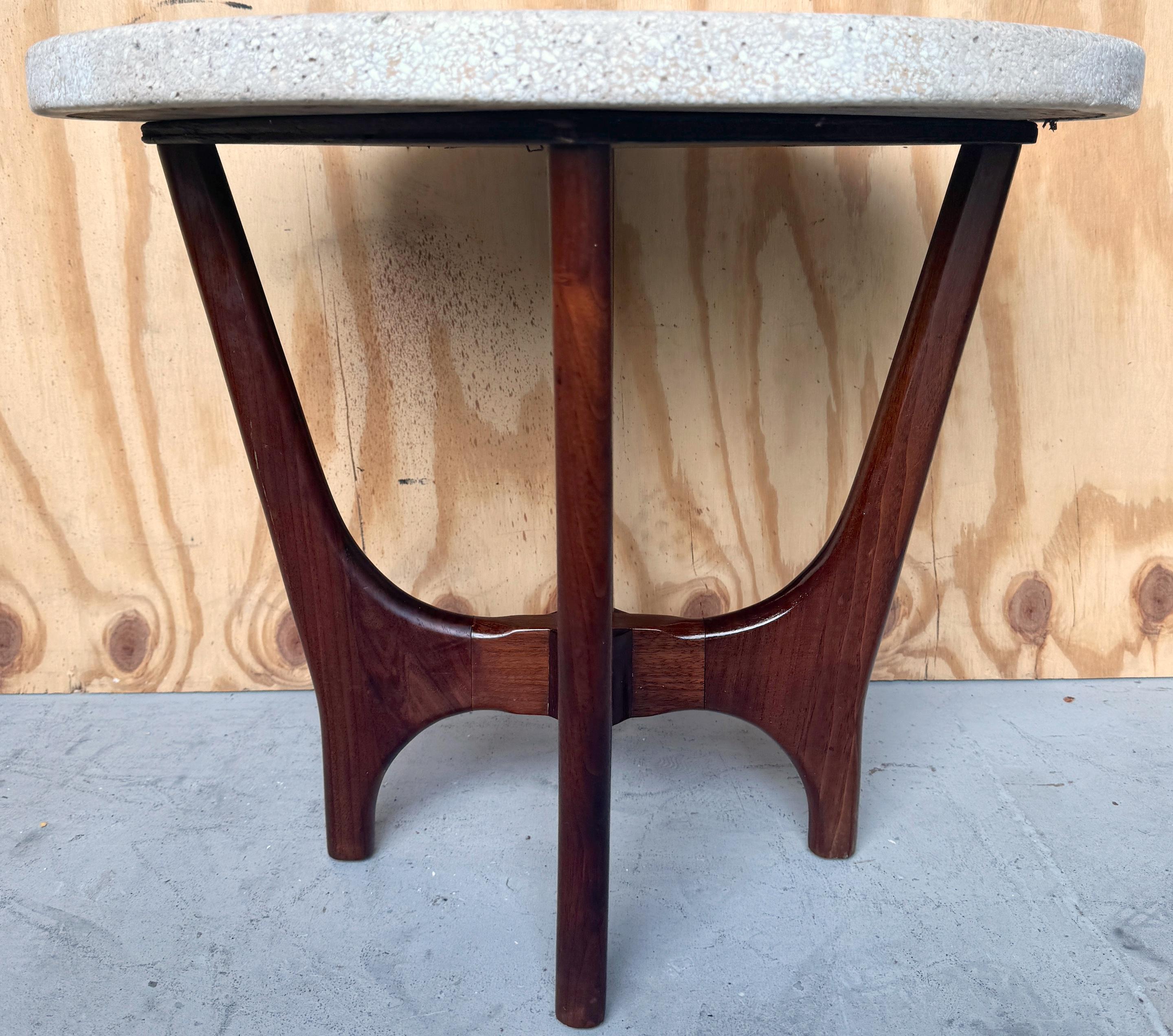 Mid-Century Modern Harvey Probber Table d'appoint en onyx, marbre, terrazzo et noyer en vente