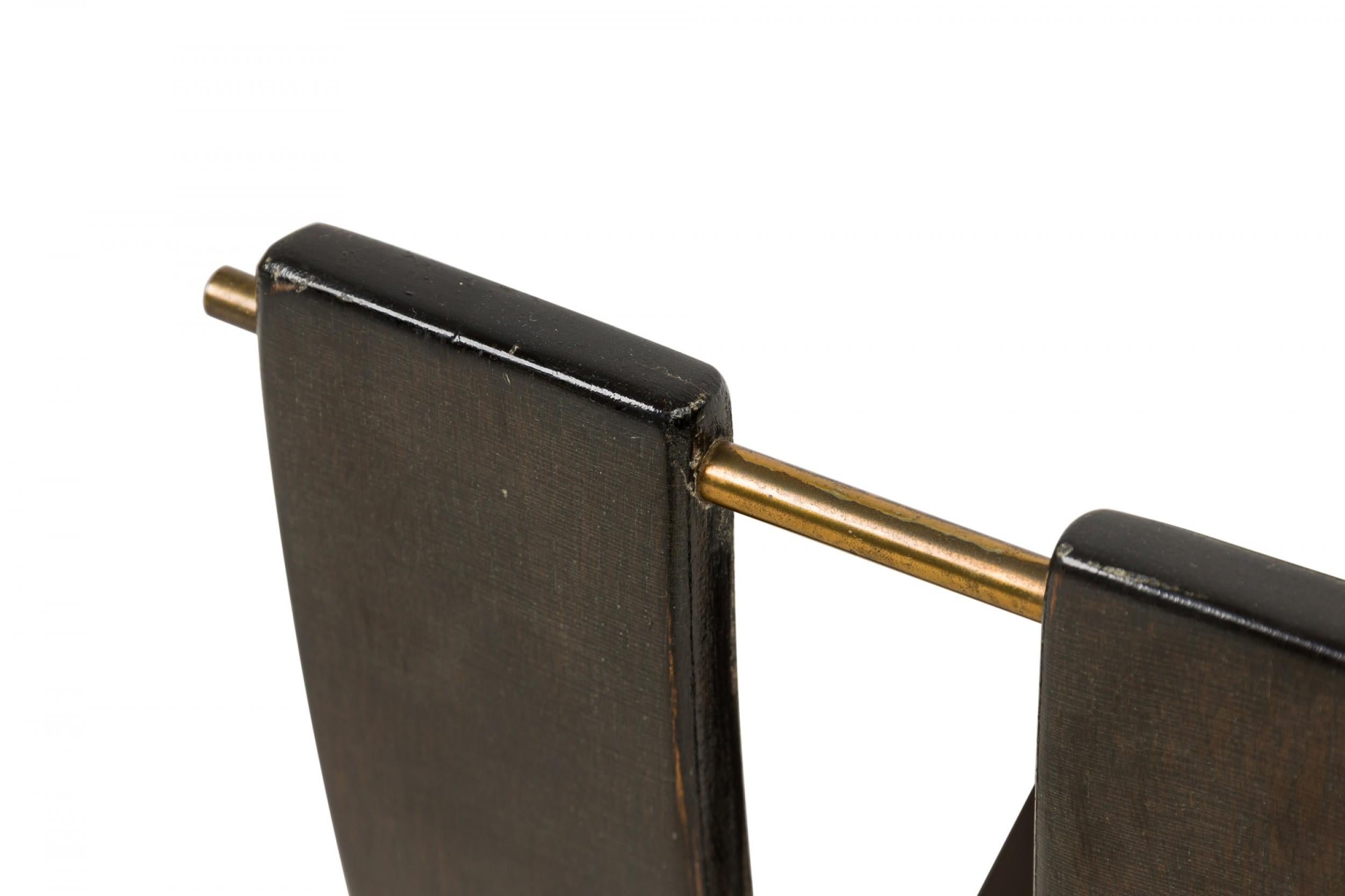Américain Chaise longue en bois noir peint 