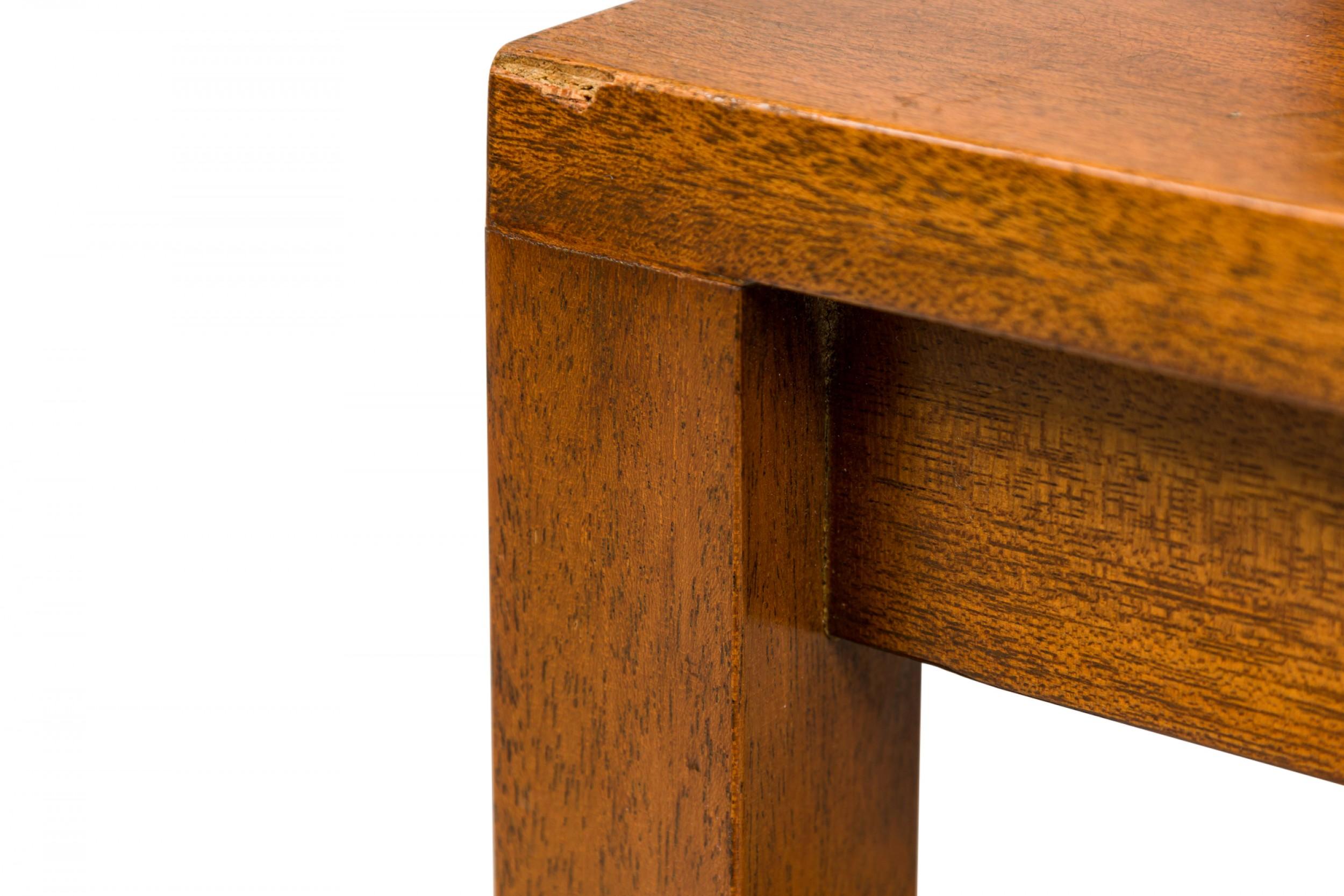 Harvey Probber Parsons-Stil Holz-Regal-Beistelltisch mit Schilfrohr im Angebot 2