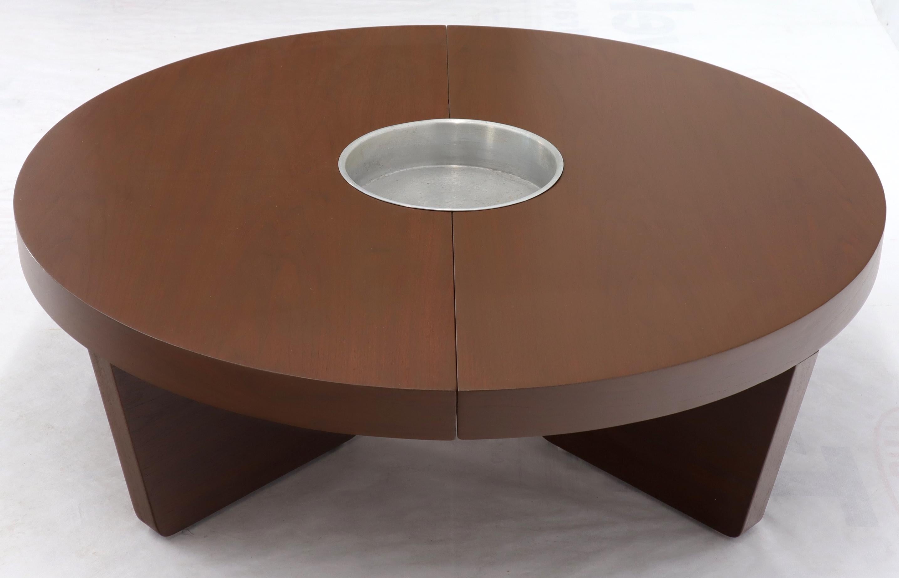 Harvey Probber Round Split Circle Nuclear Coffee Table with Planter In Excellent Condition In Rockaway, NJ
