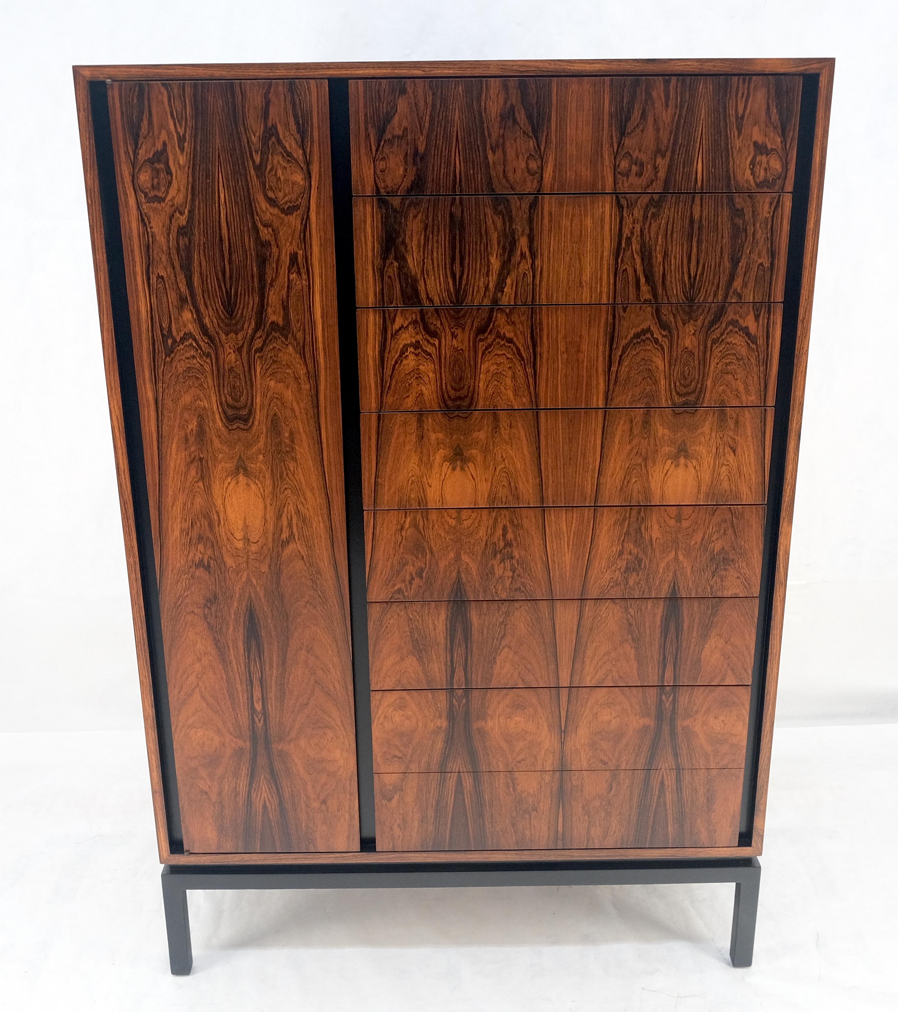 Harvey Probber: comò in stile chifforobe in palissandro MINT.