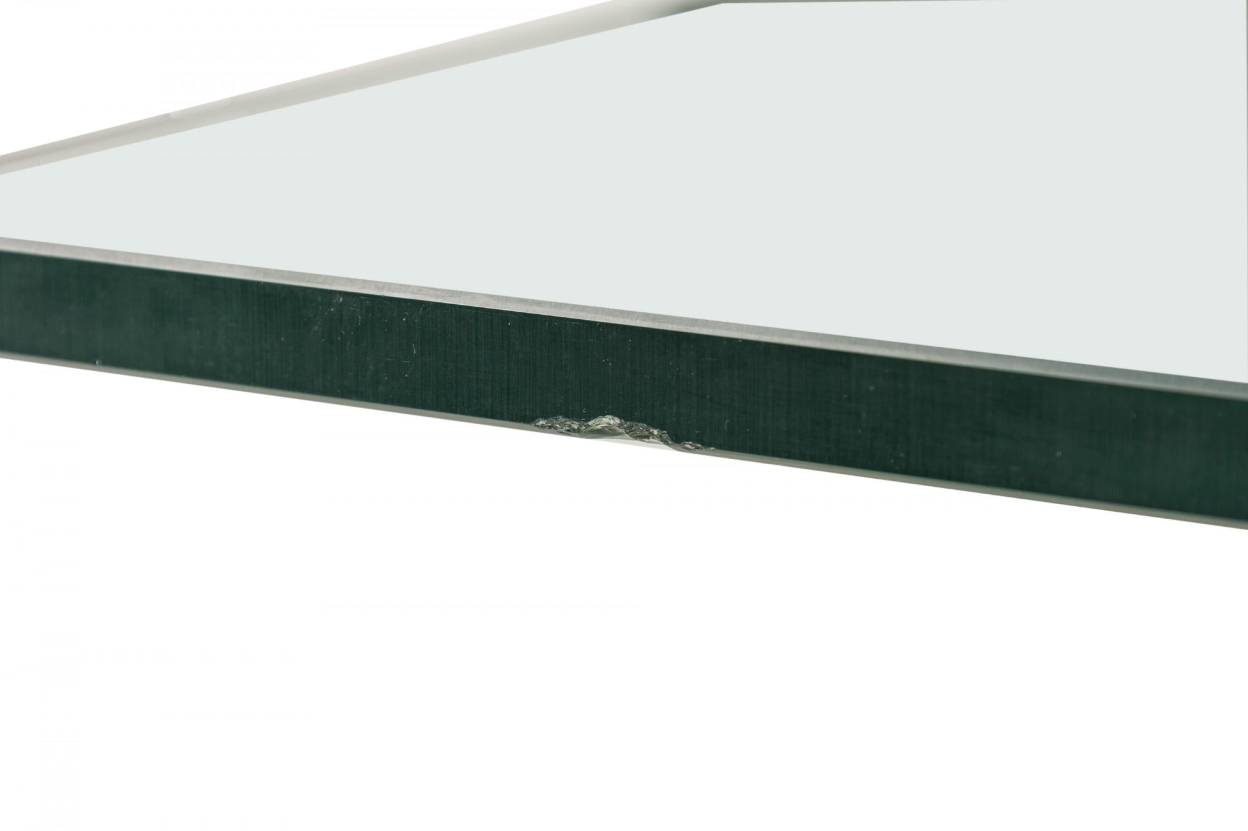 20ième siècle Table basse carrée en acier chromé et verre Harvey Probber en vente