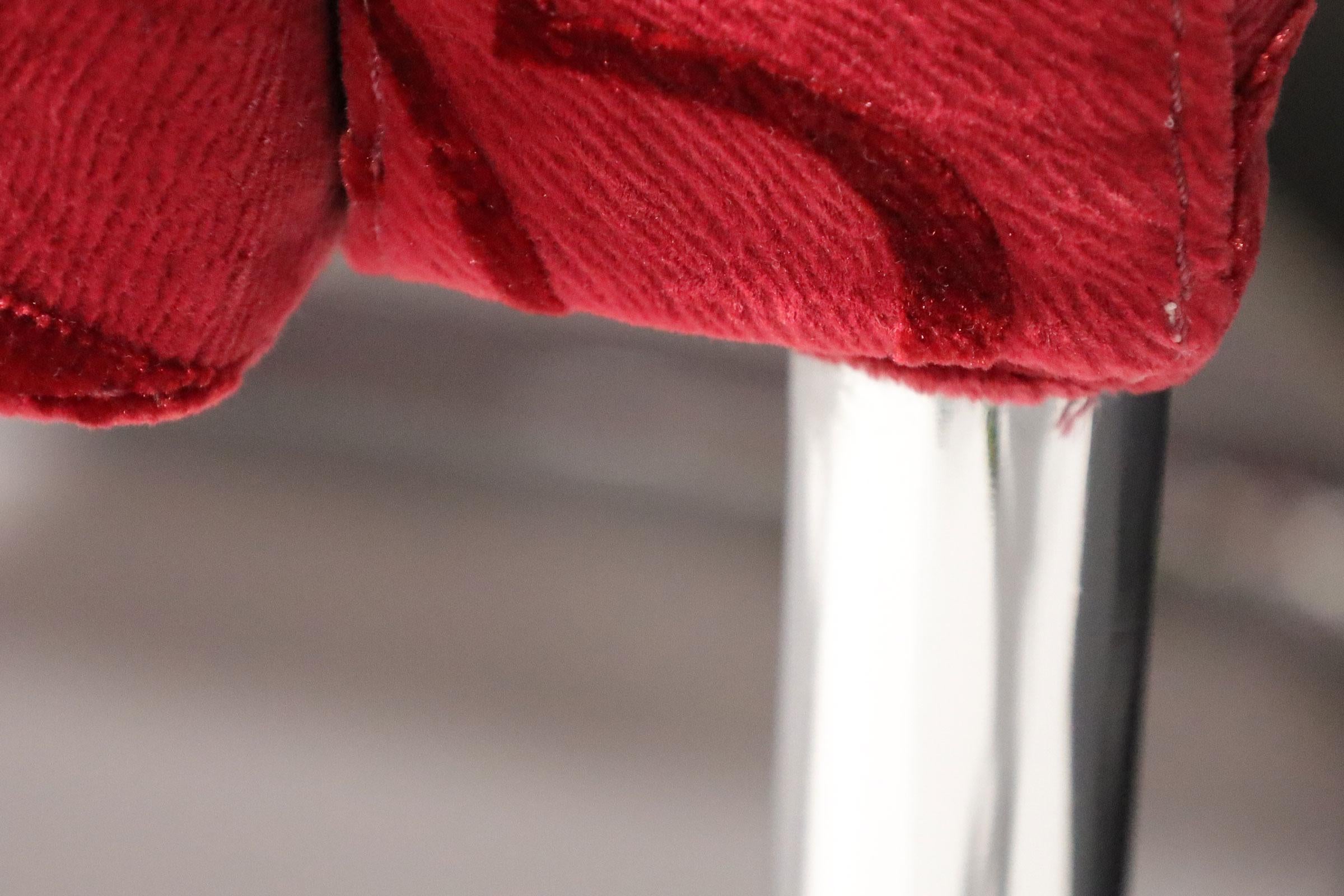 Chaise de salle à manger en porte-à-faux en velours rouge de style Harvey Probber en vente 2