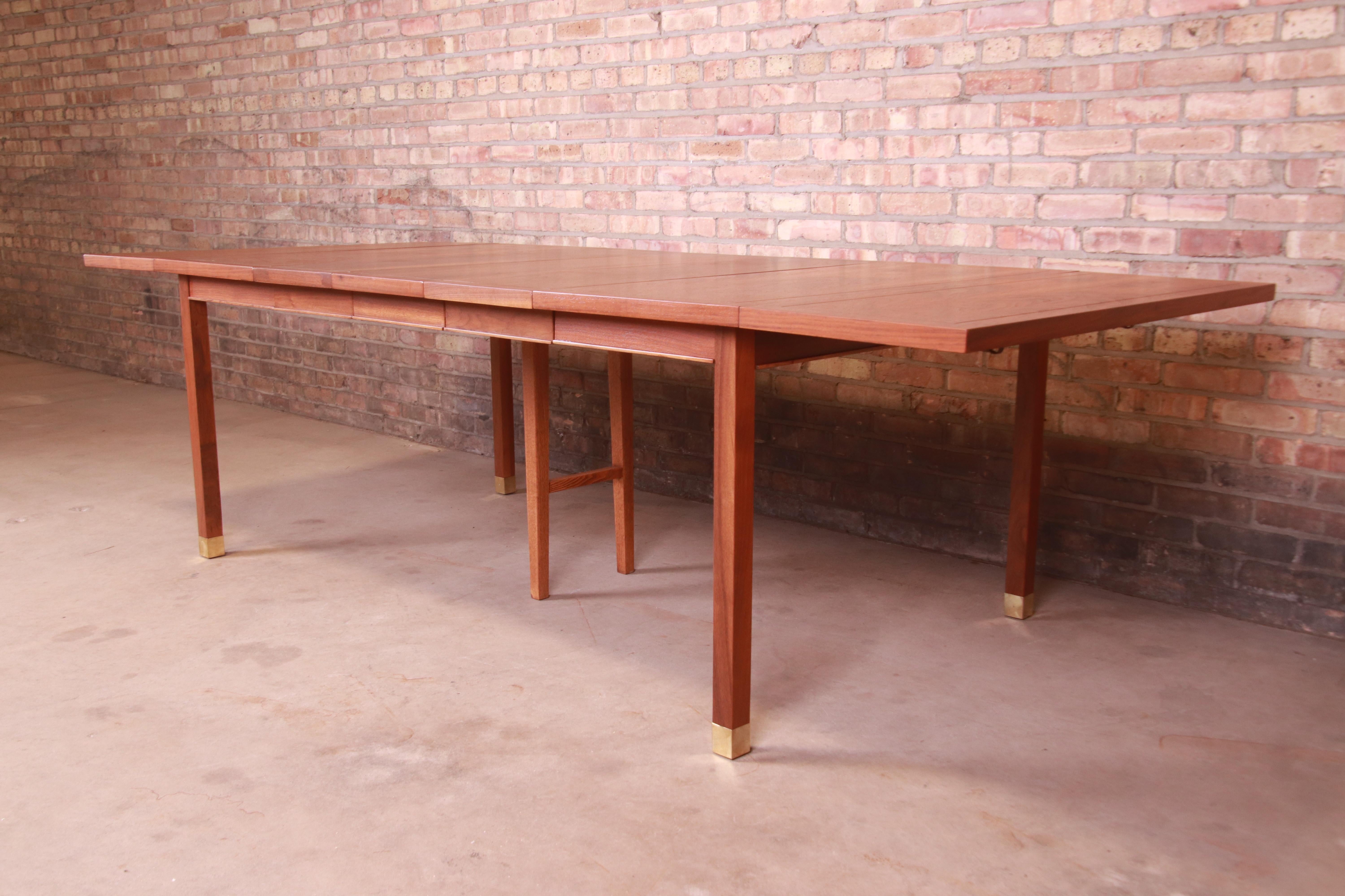 Harvey Probber Style Mid-Century Modern Walnut Dining Table, Newly Refinished In Good Condition For Sale In South Bend, IN