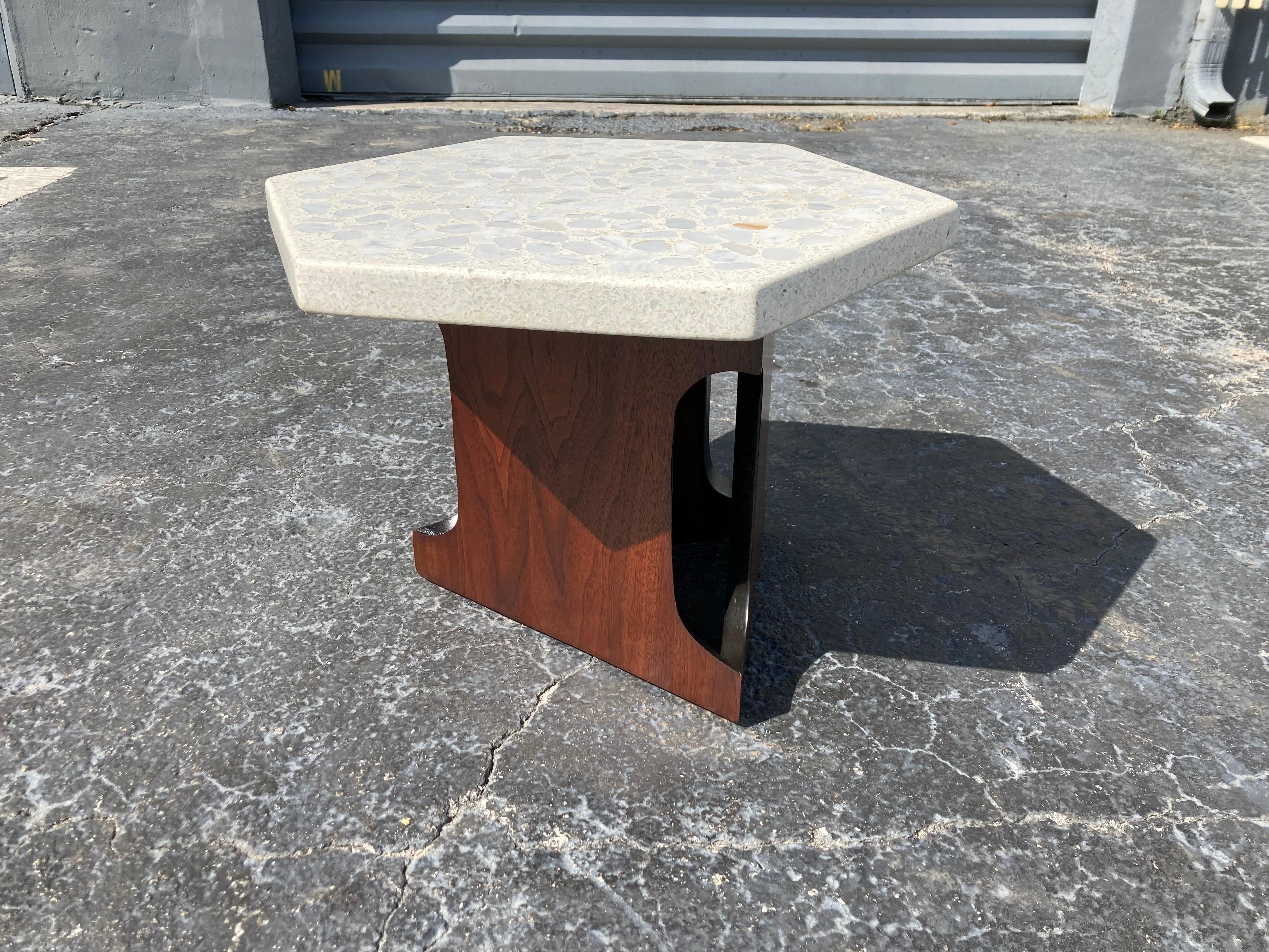 Mid-Century Modern Pair of Harvey Probber Style Side Tables Hexagonal Terazzo Tops For Sale