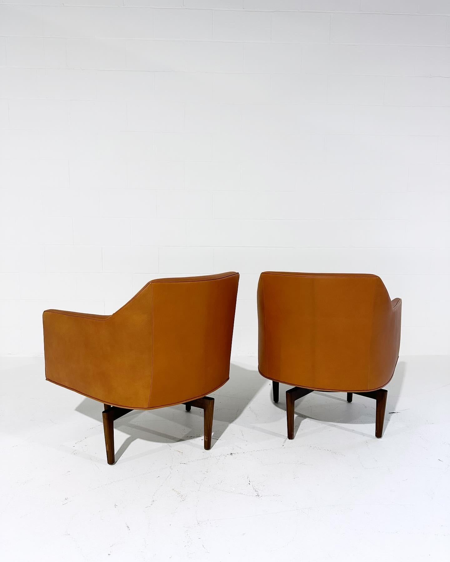 Harvey Probber Style Swivel Chairs in Goatskin Leather, pair In Good Condition In SAINT LOUIS, MO