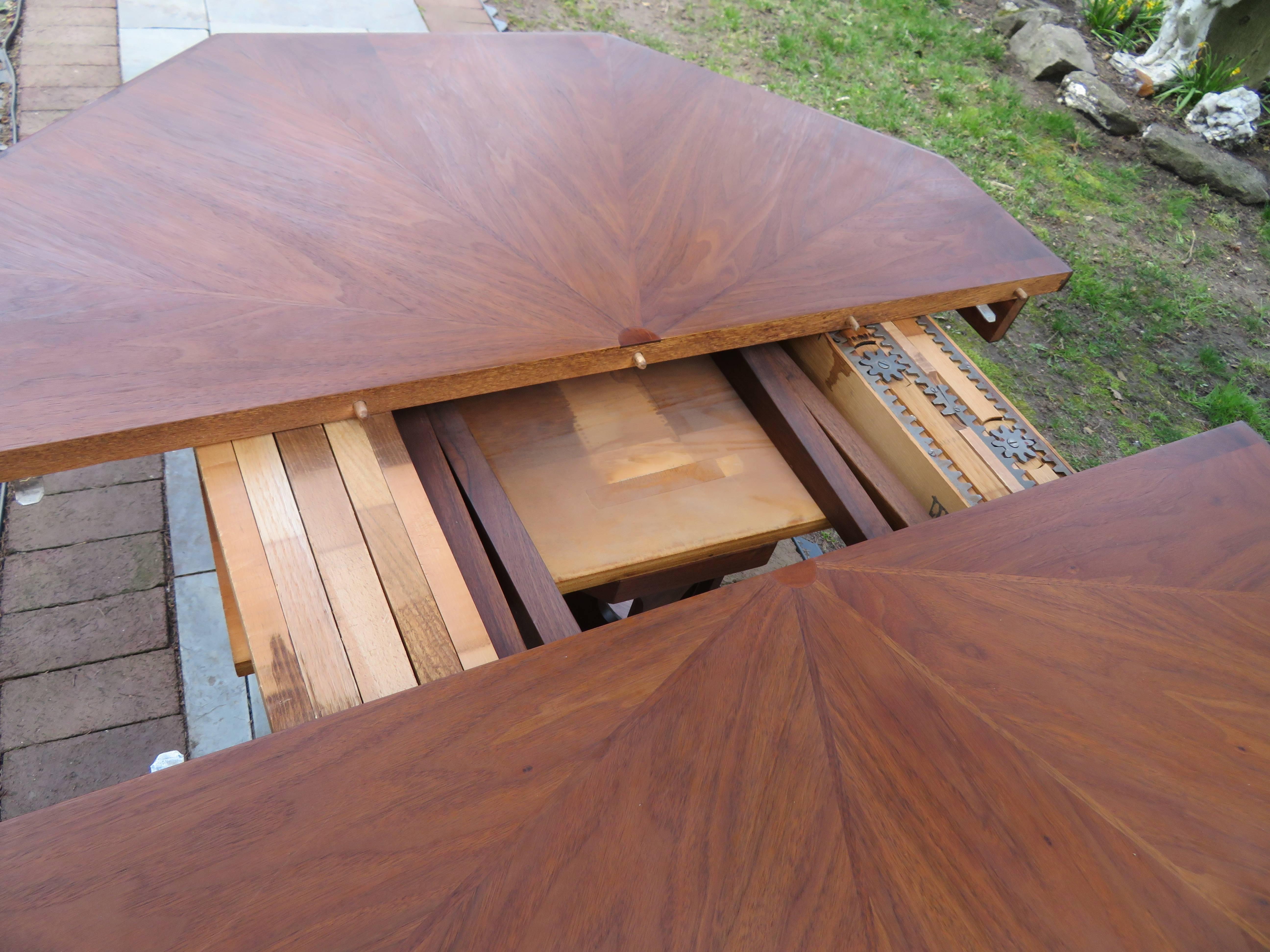 Mid-20th Century Harvey Probber Style Walnut Octagon Extension Table 2 Leaves Mid-Century Modern