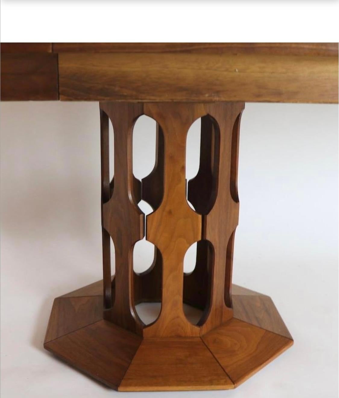 Mid-20th Century Harvey Probber Style Walnut Octagon Extension Table 3 Leaves Mid-Century Modern