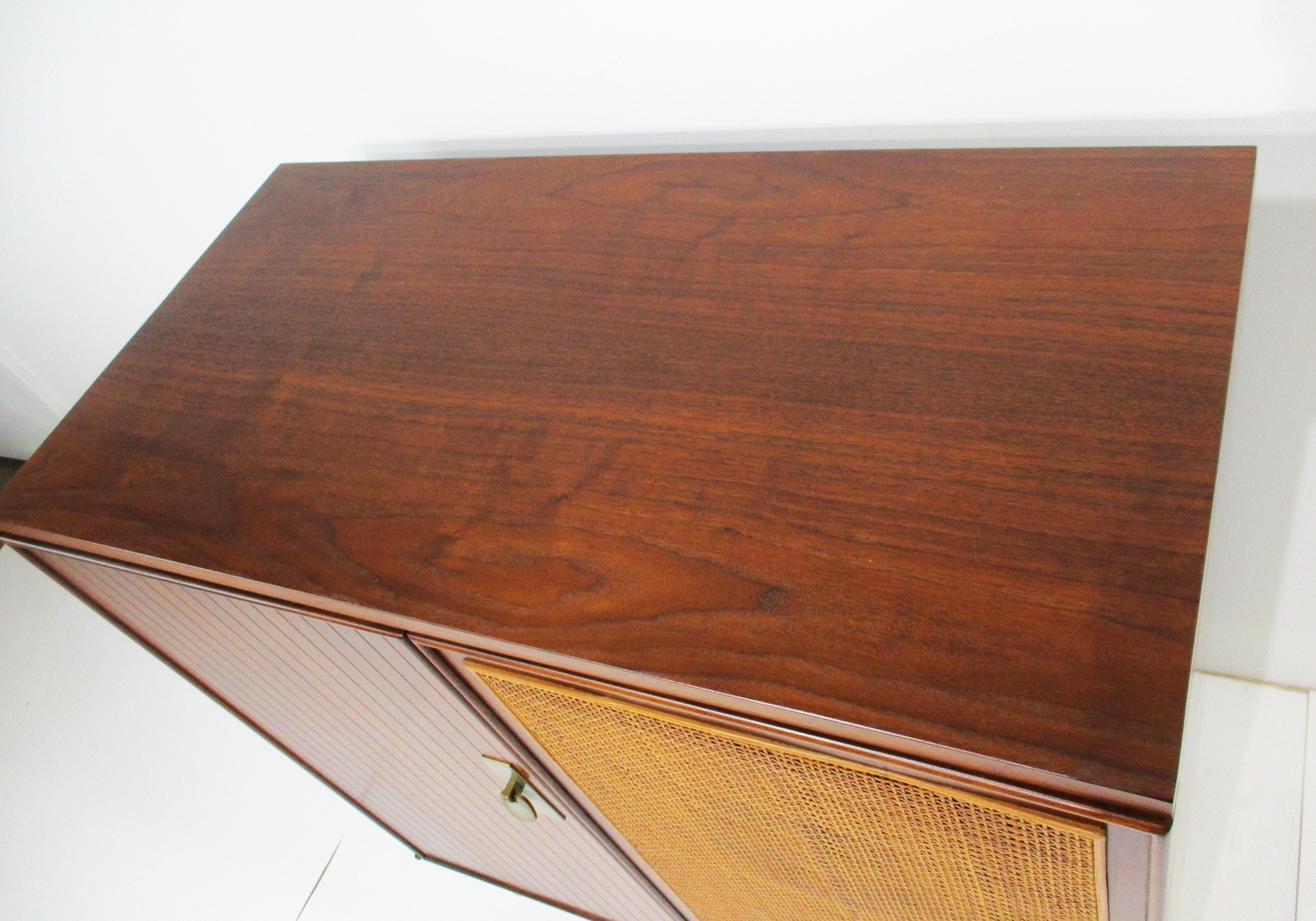 Harvey Probber styled Walnut Stereo Cabinet For Sale 3