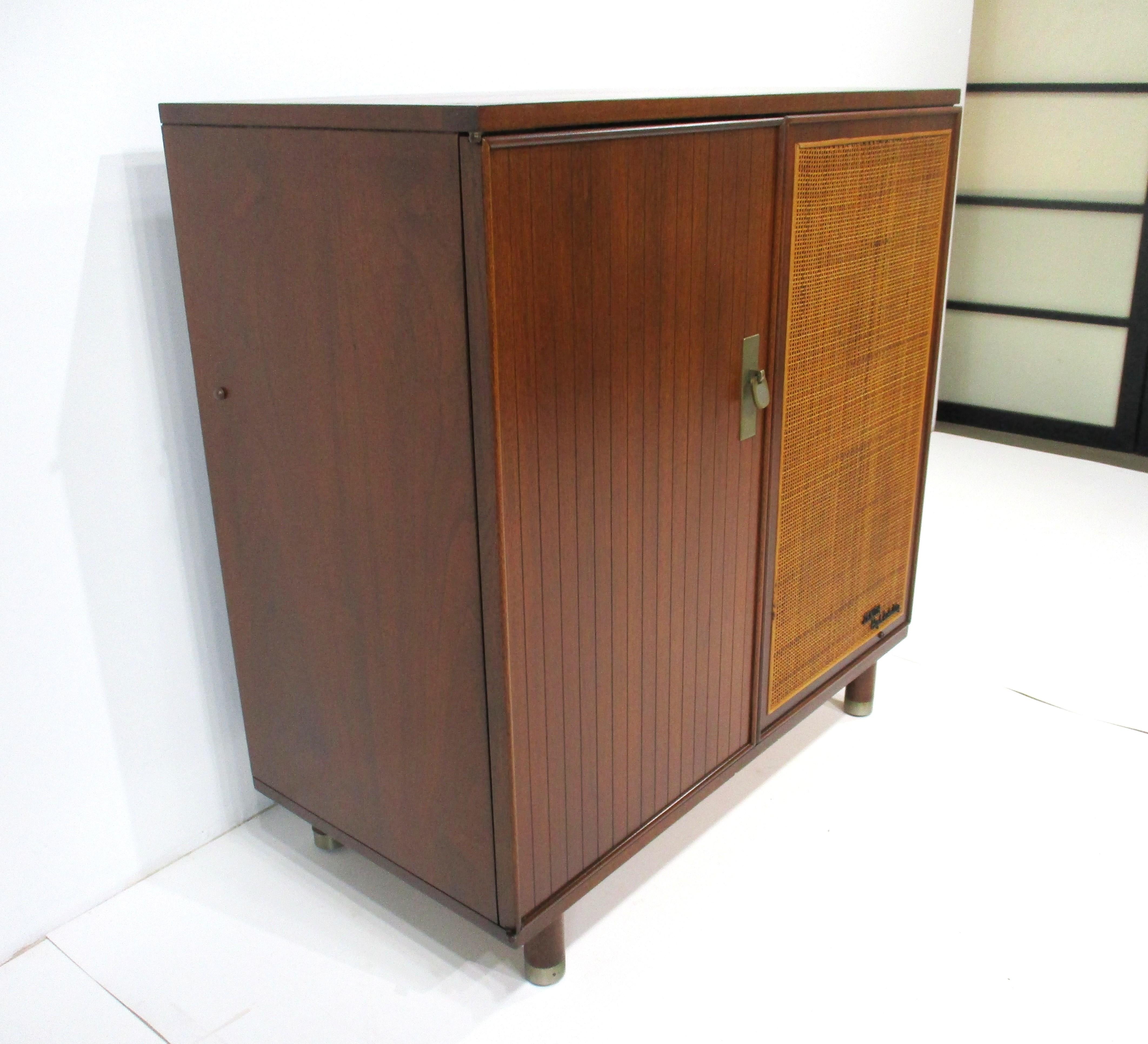 Mid-Century Modern Harvey Probber styled Walnut Stereo Cabinet For Sale