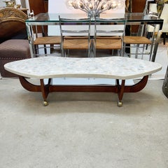 Table basse en terrazzo et noyer de Harvey Probber sur roulettes en laiton