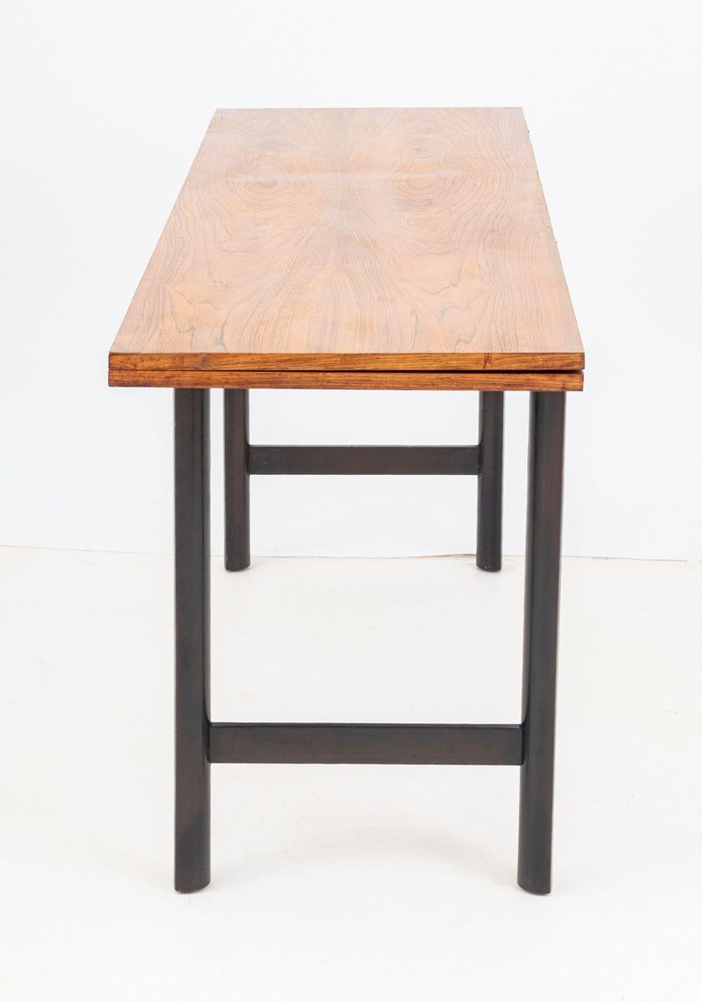 XX secolo Harvey Probber Walnut Flip Top Table in vendita
