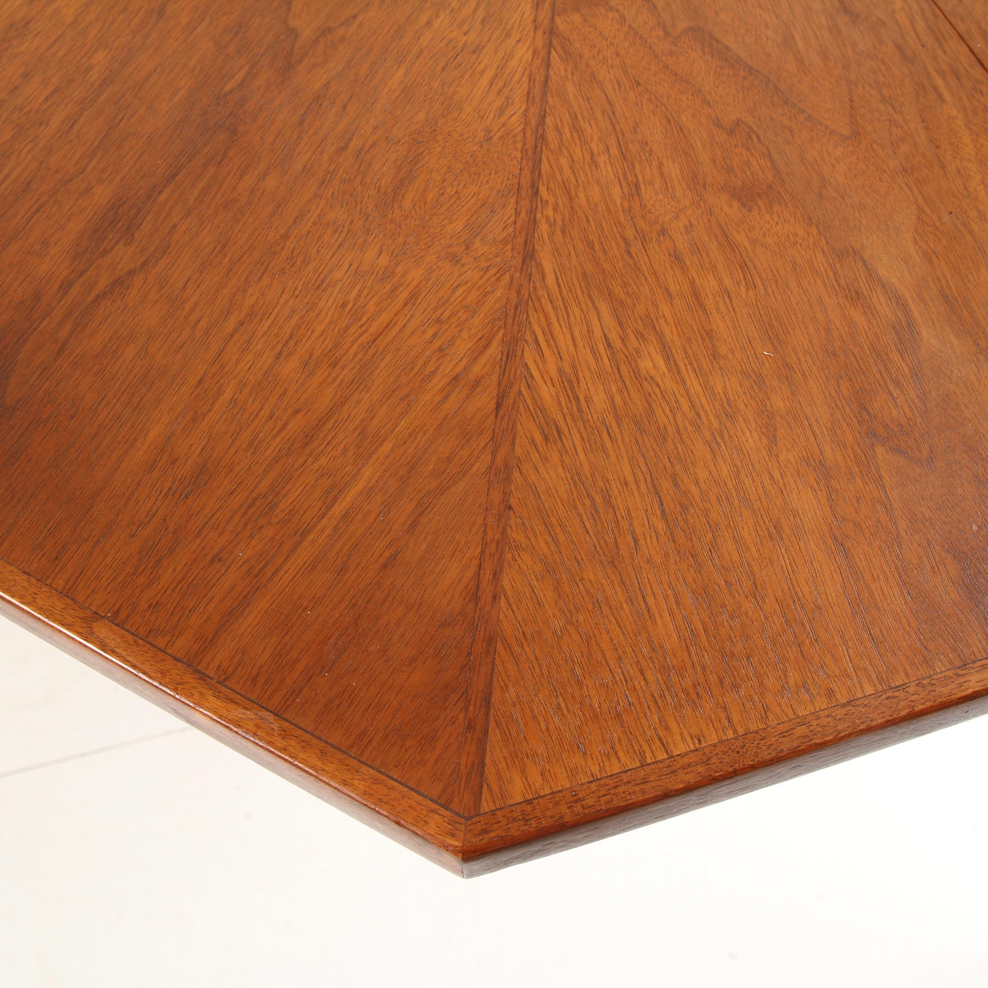 Harvey Probber Walnut Octagonal Dining Table for Foster McDavid In Good Condition In New London, CT