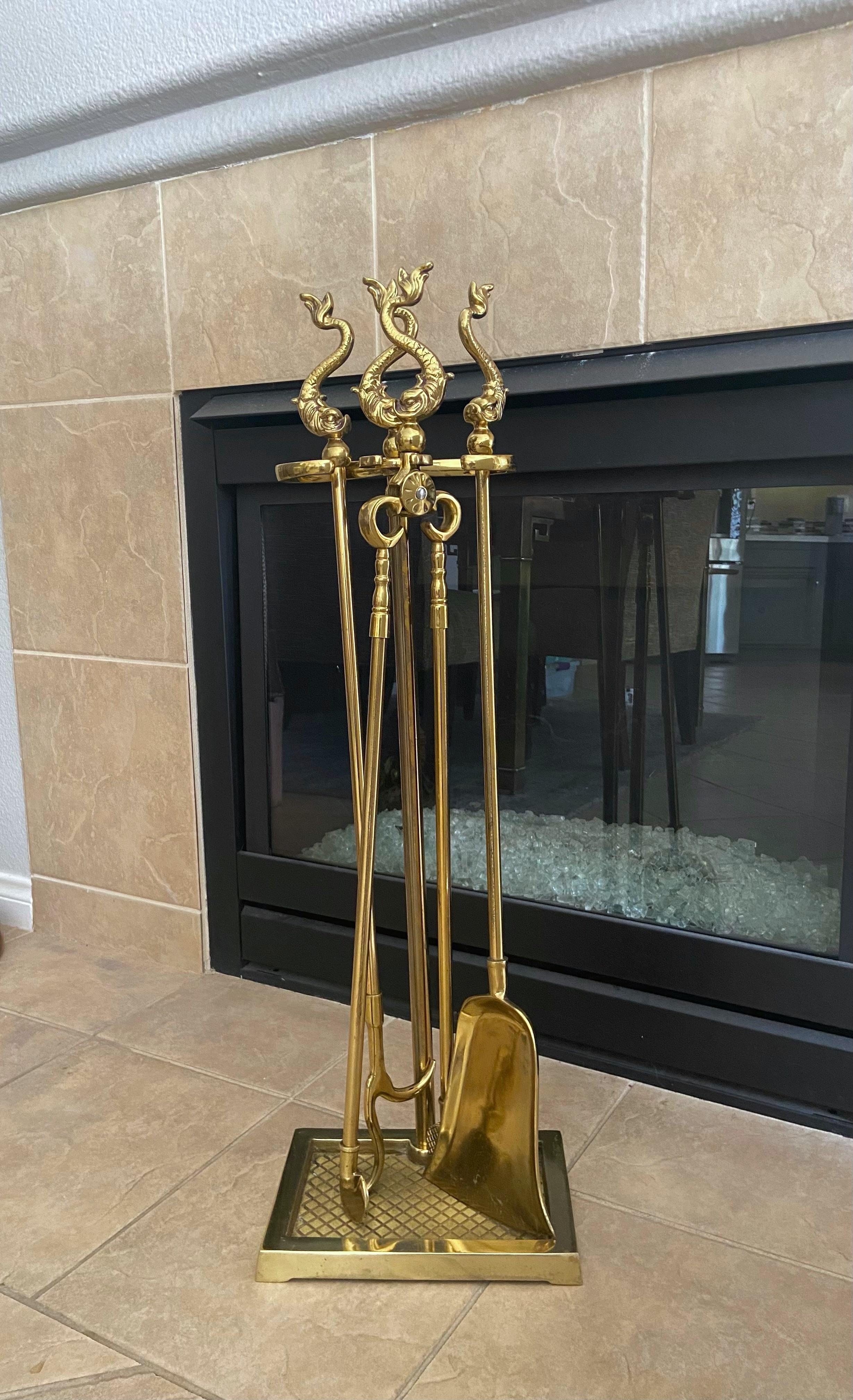 Harvin 'Virginia Metalcrafters' Dolphin Brass Fireplace Tool Set In Good Condition In Palm Springs, CA