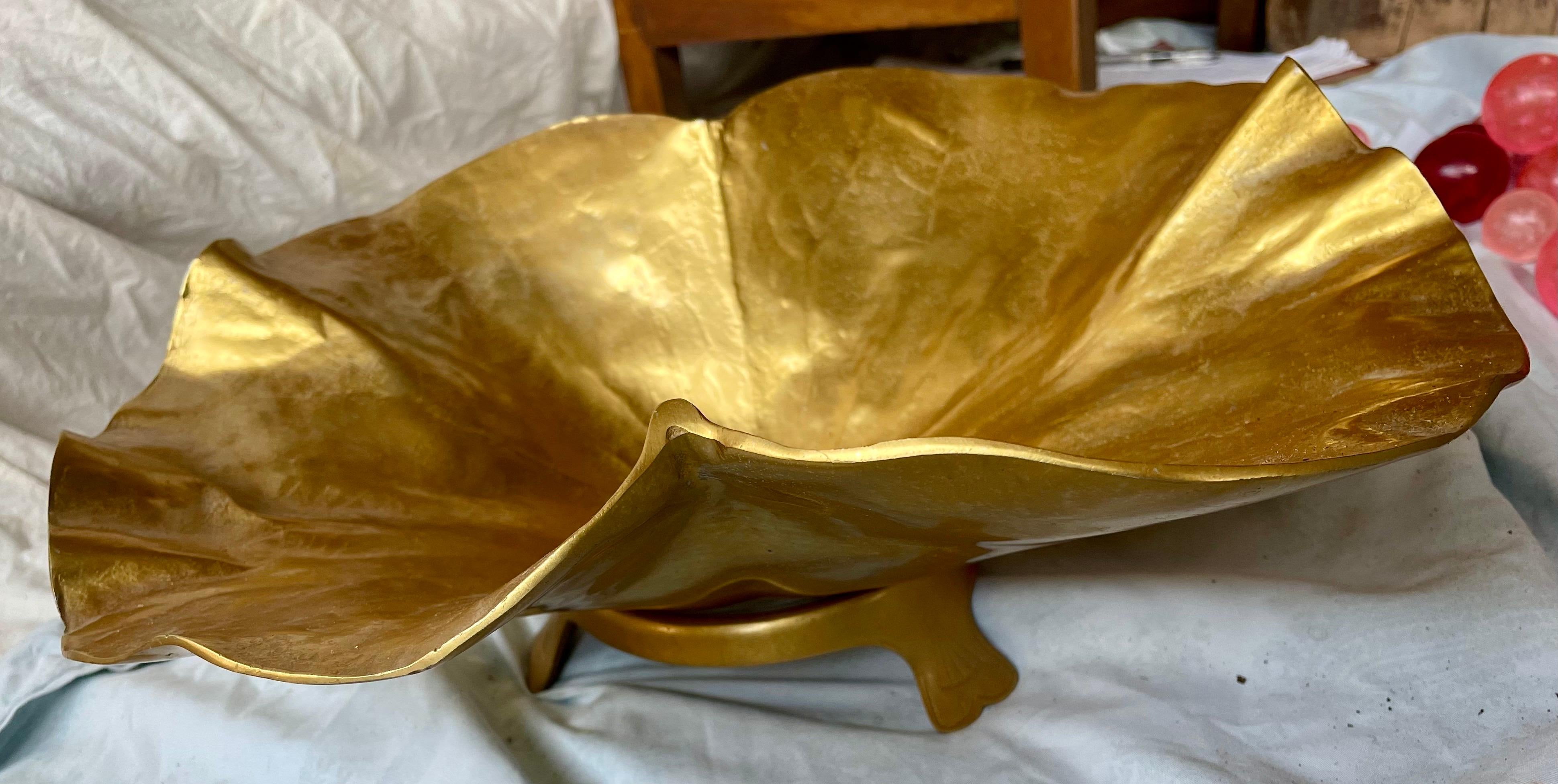 Americano Ciotola grande in alluminio anodizzato oro Harvin Virginia Metalcrafters su supporto in vendita