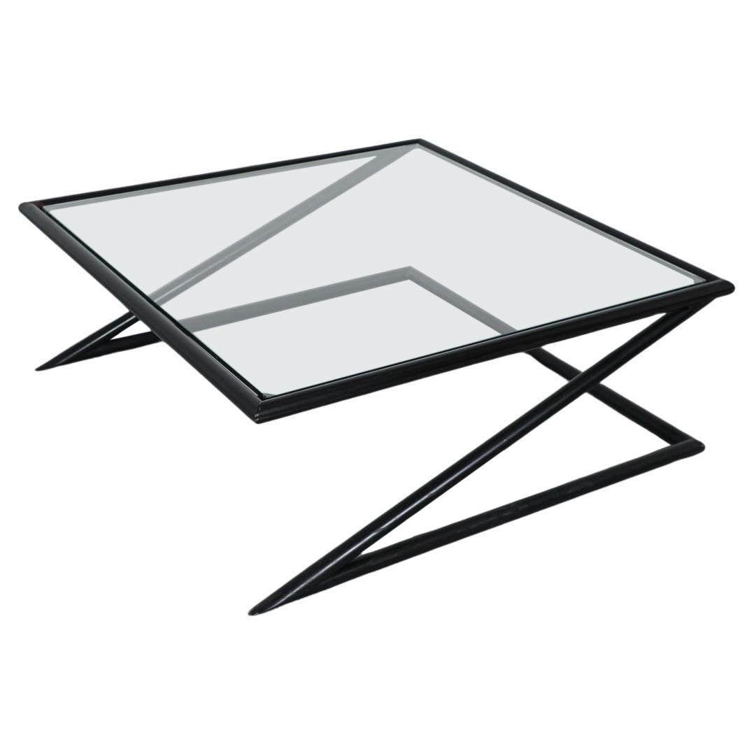Mesa baja de metal y cristal "Zig Zag" estilo Harvink, años 80 en venta