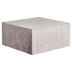 „Hashima“ Tisch aus verstärktem Beton, einzigartiges Kunstwerk von Littlewhitehead