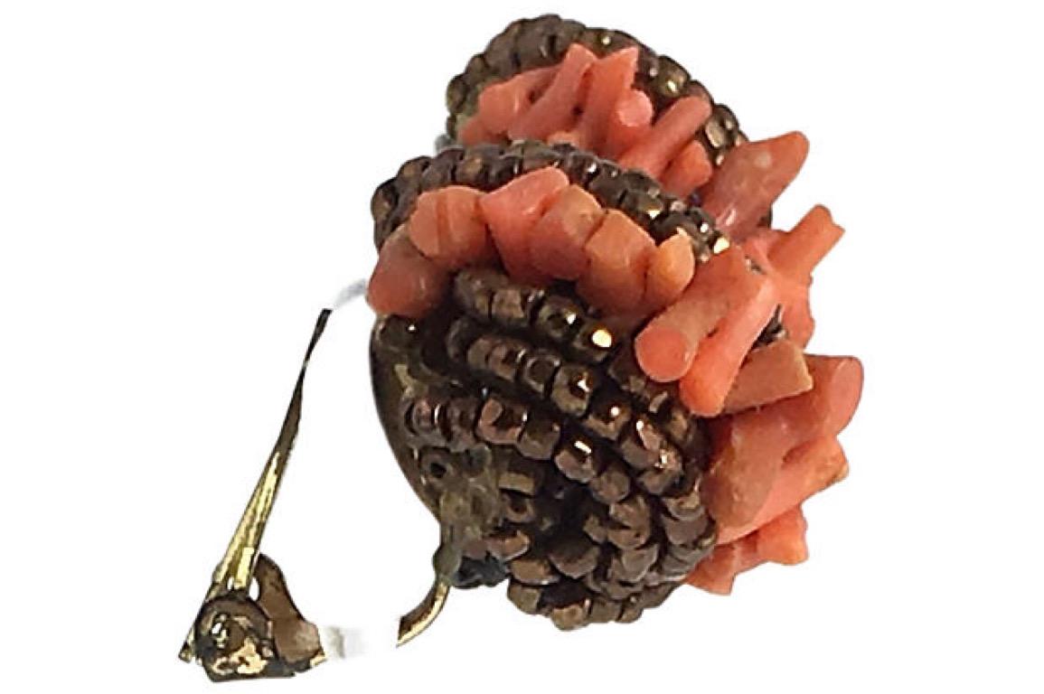 Haskell-Ohrringe aus Bronze und Korallenknoten im Zustand „Gut“ im Angebot in Miami Beach, FL