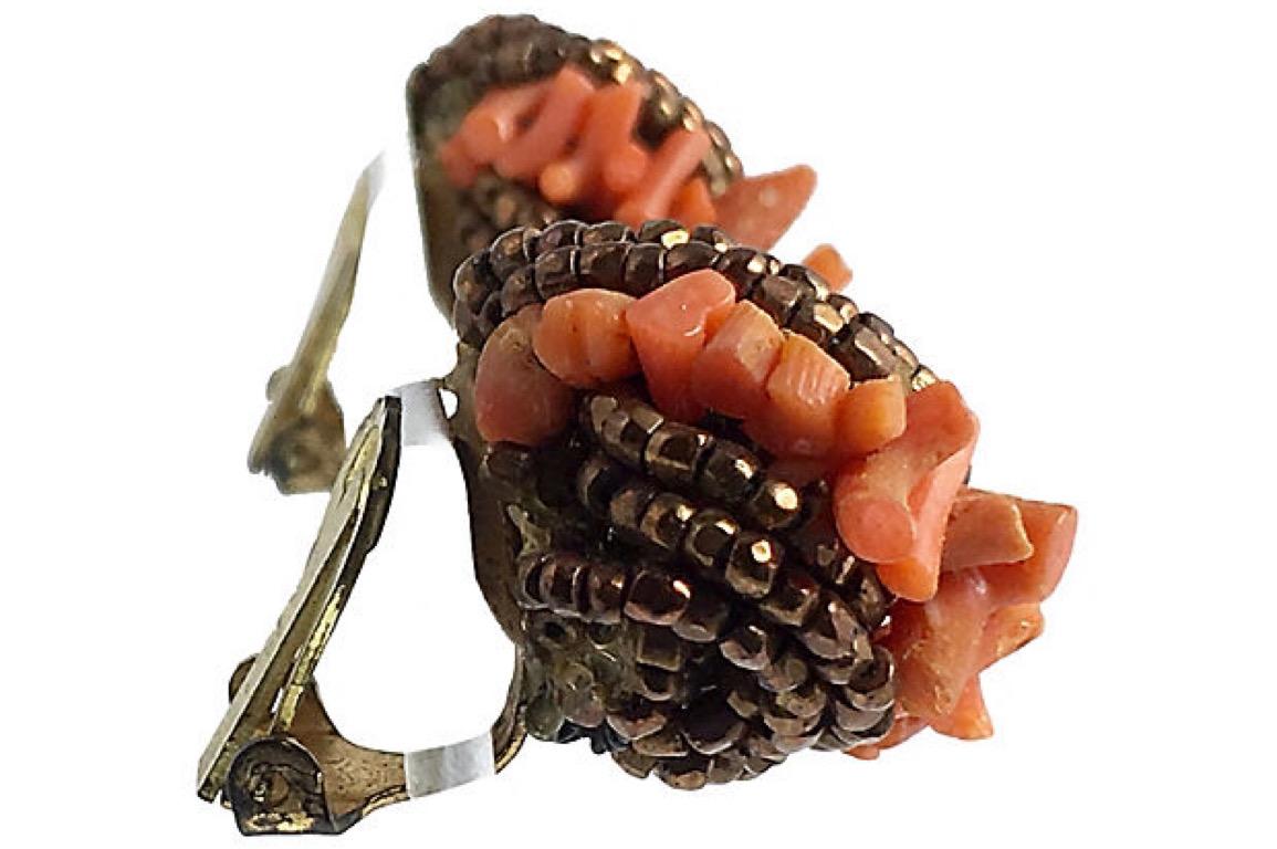 Haskell-Ohrringe aus Bronze und Korallenknoten für Damen oder Herren im Angebot
