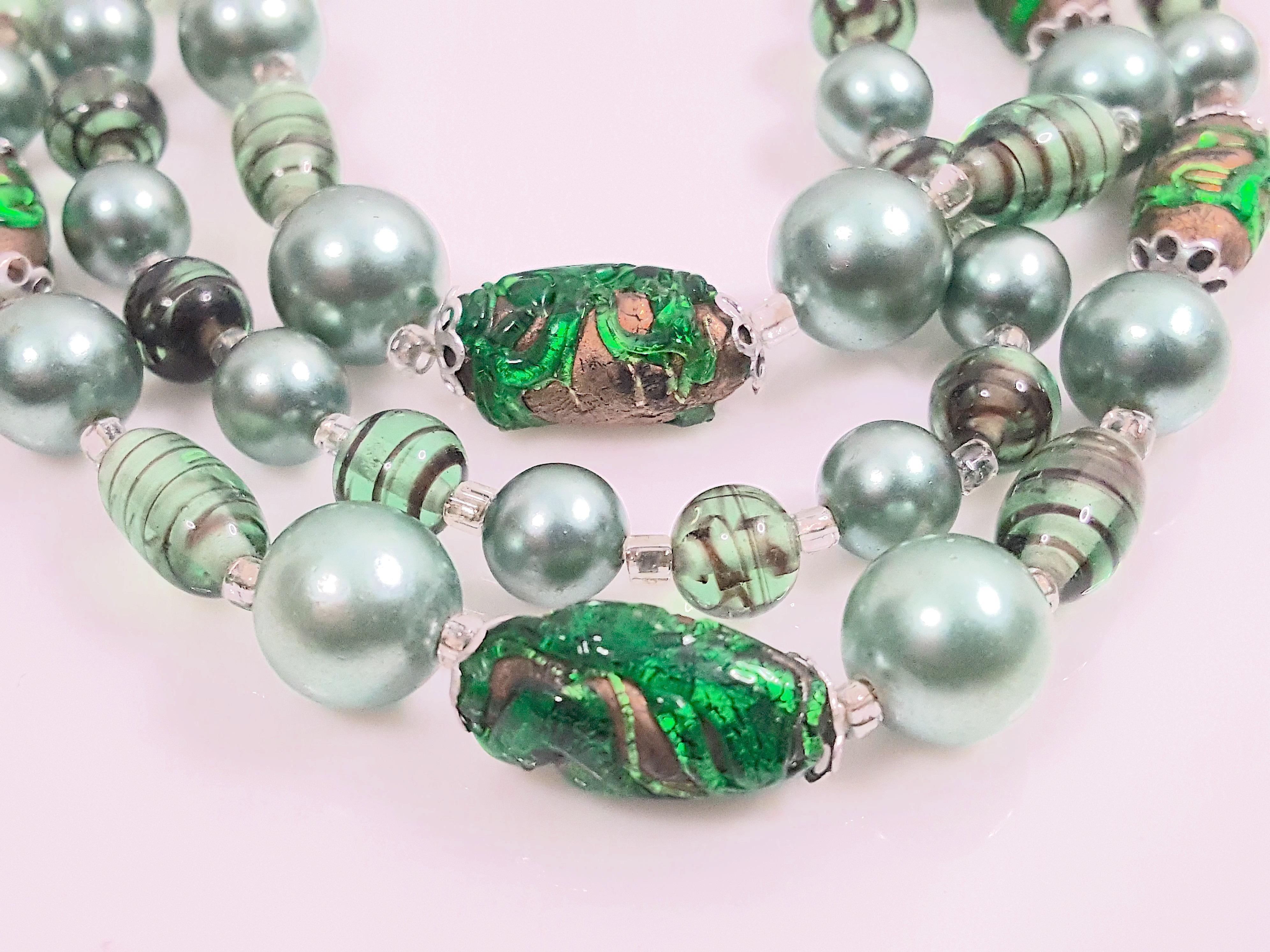 HaskellStyle Collier d'après-guerre en verre travaillé et perles vertes en filigrane métallique Unisexe en vente