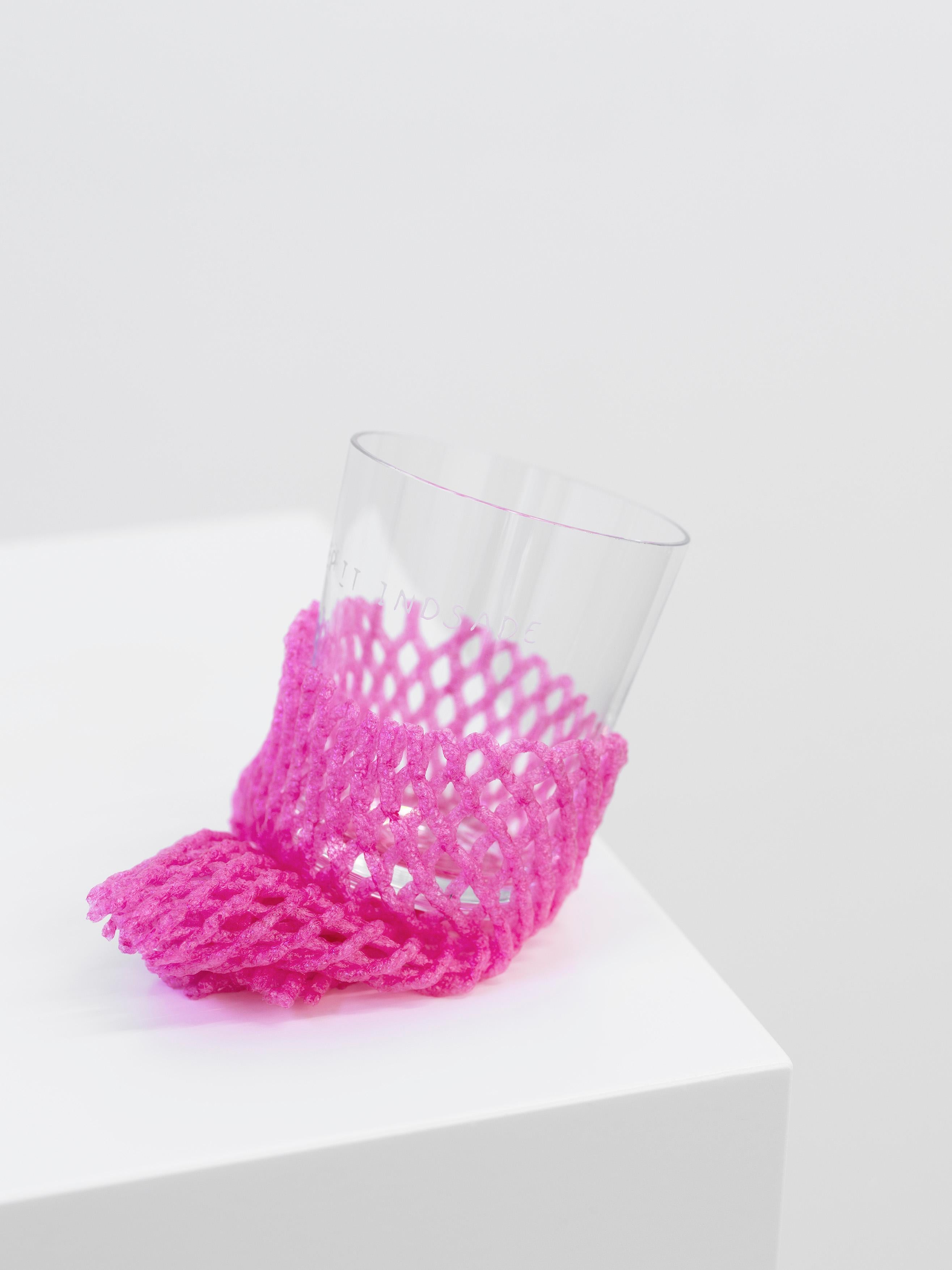 Two delicate pieces of glassware, a carafe and a glass, with an inscription that reads ‘kep it insade, tring not to brick’. With her contribution to the Normann X Brask Art Collection, Gudrun Hasle exposes, and plays on, her diagnosed dyslexia. Even