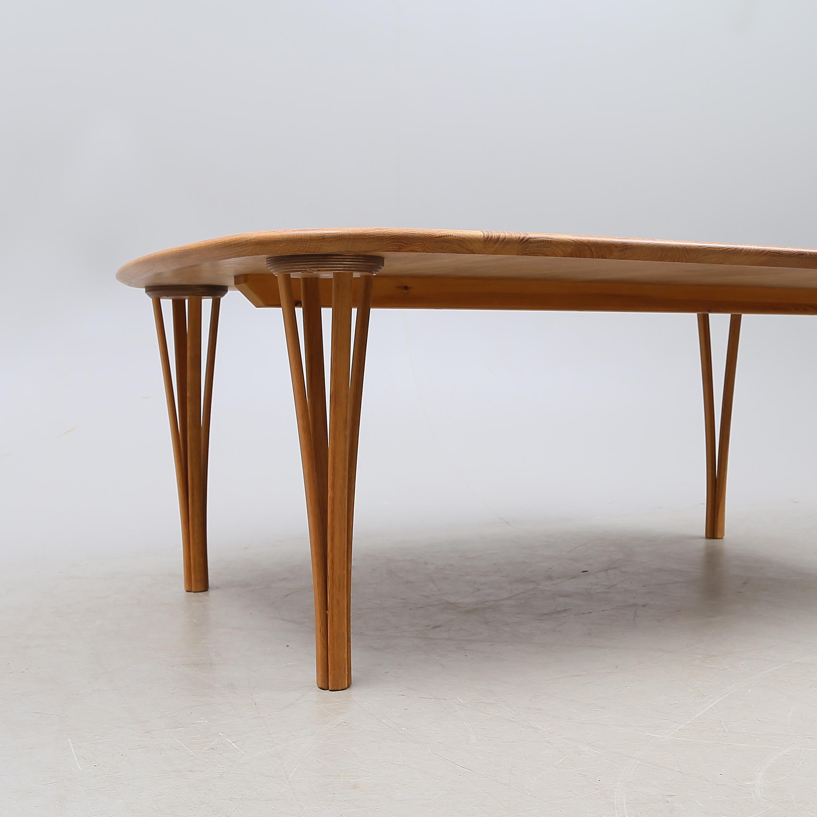 Mid-Century Modern Haslev Møbelsnedkeri : Coffee Table 