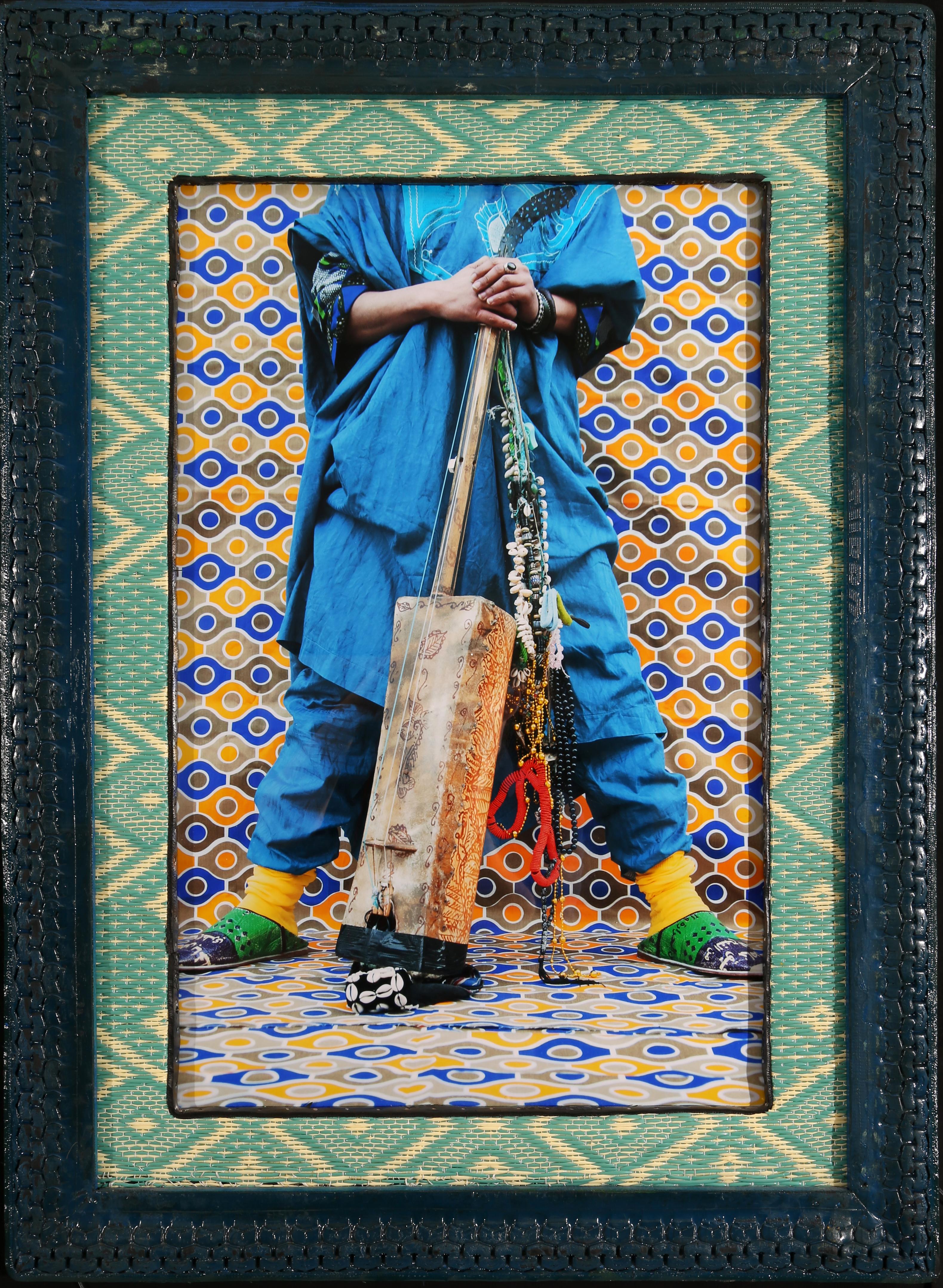 Hassan Hajjaj
Simo Legs in Blau, 2013
Metallischer Lambda-Druck auf 3mm Dibond
36 3/4 x 27 Zoll  (93,3 x 68,6 cm)
Auflage 2/5