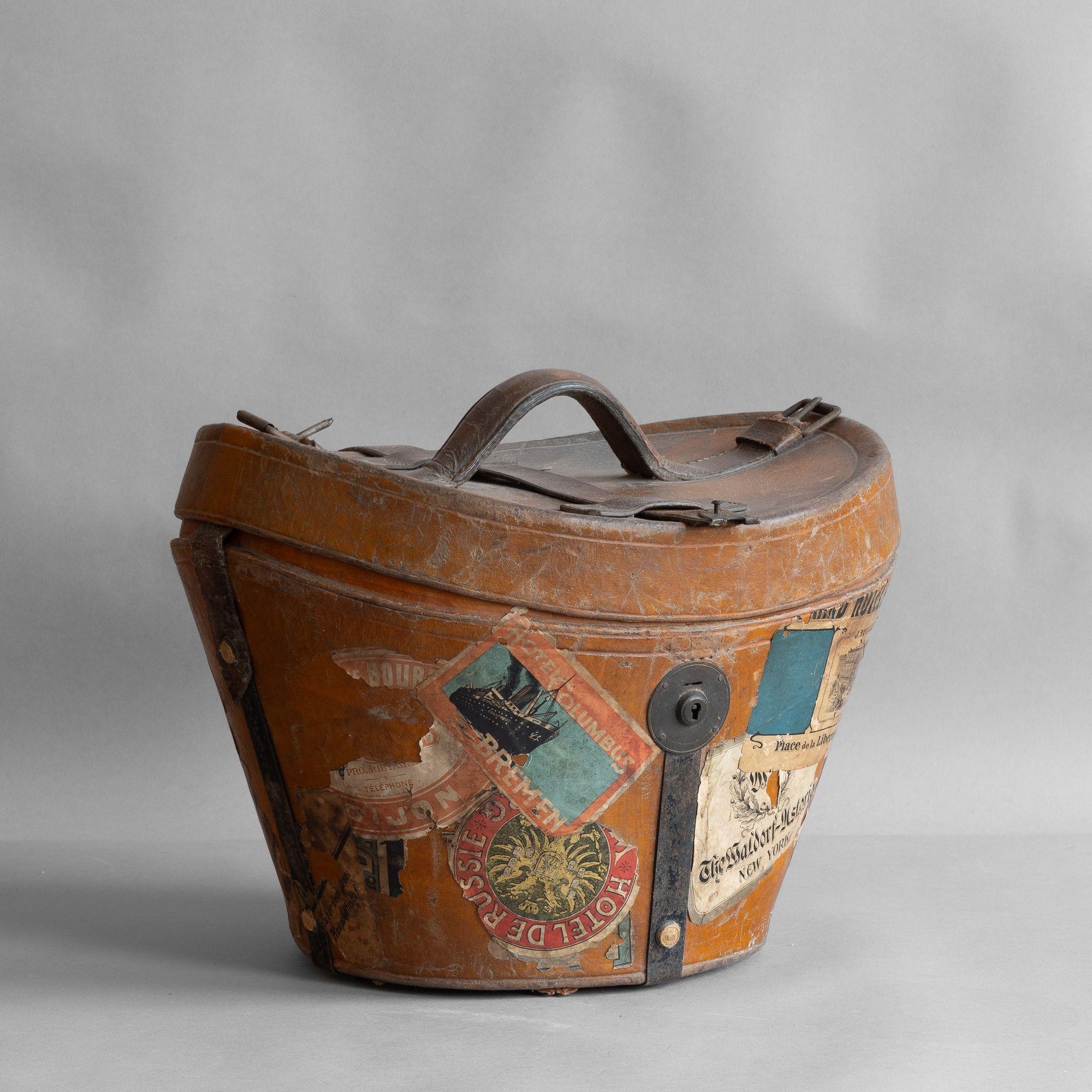 Leather hat box with bowler hat.
Circa 1900.
H 26cm x W 36cm x D 30cm
Please be in touch for an accurate shipping quote.
