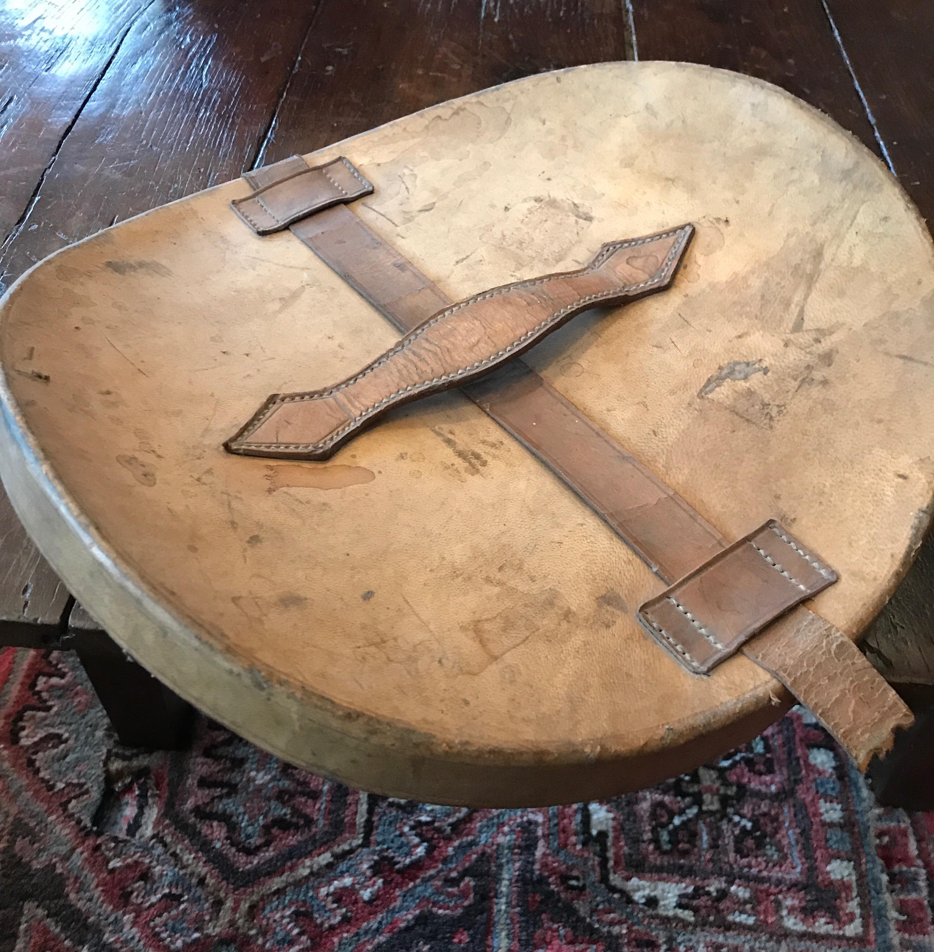 Daim Boîte à chapeaux et chapeau Claque Paris, 19ème siècle en vente