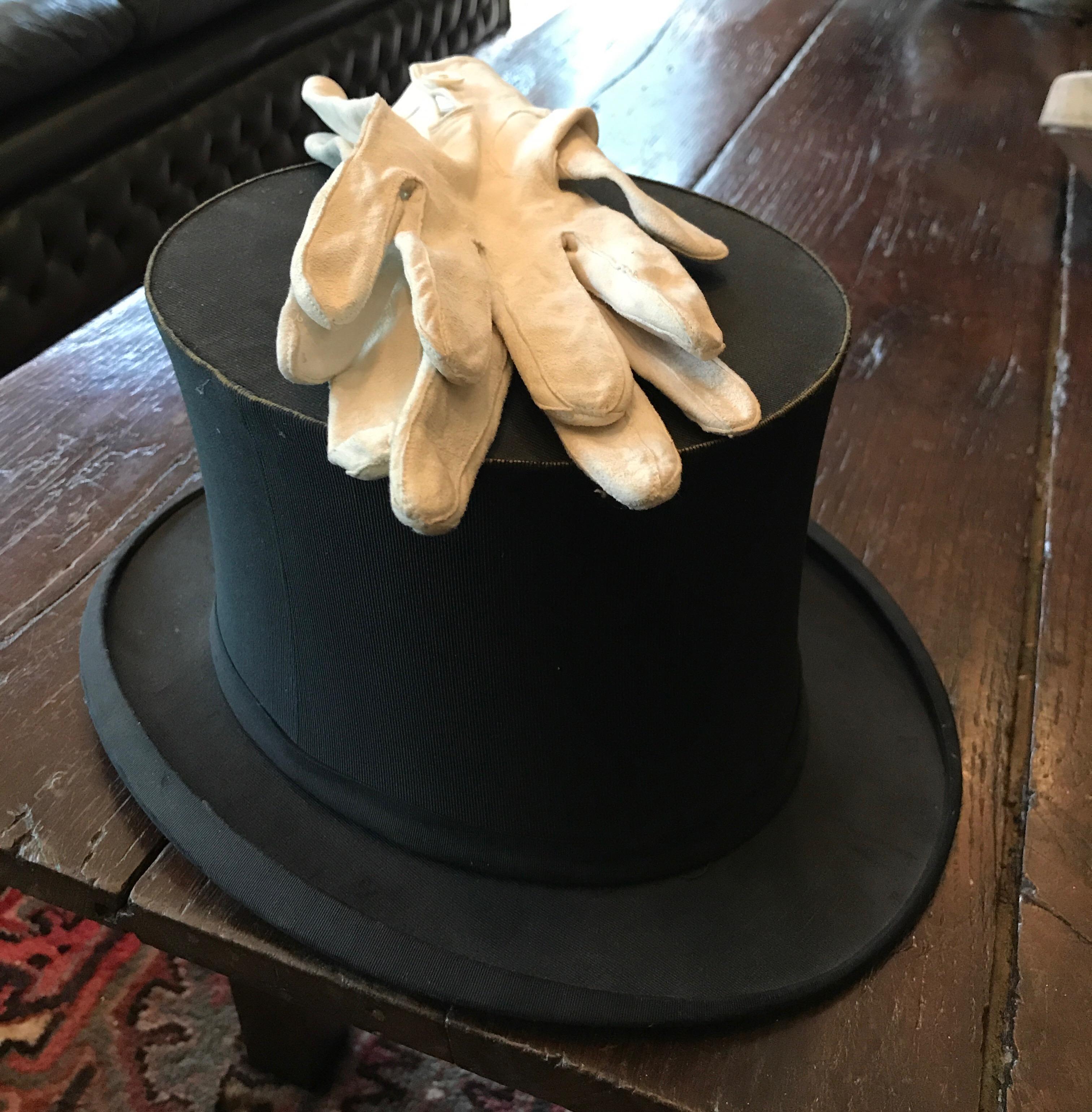 English Hat Chapeau Claque London 19th Century White Leather Gloves For Sale