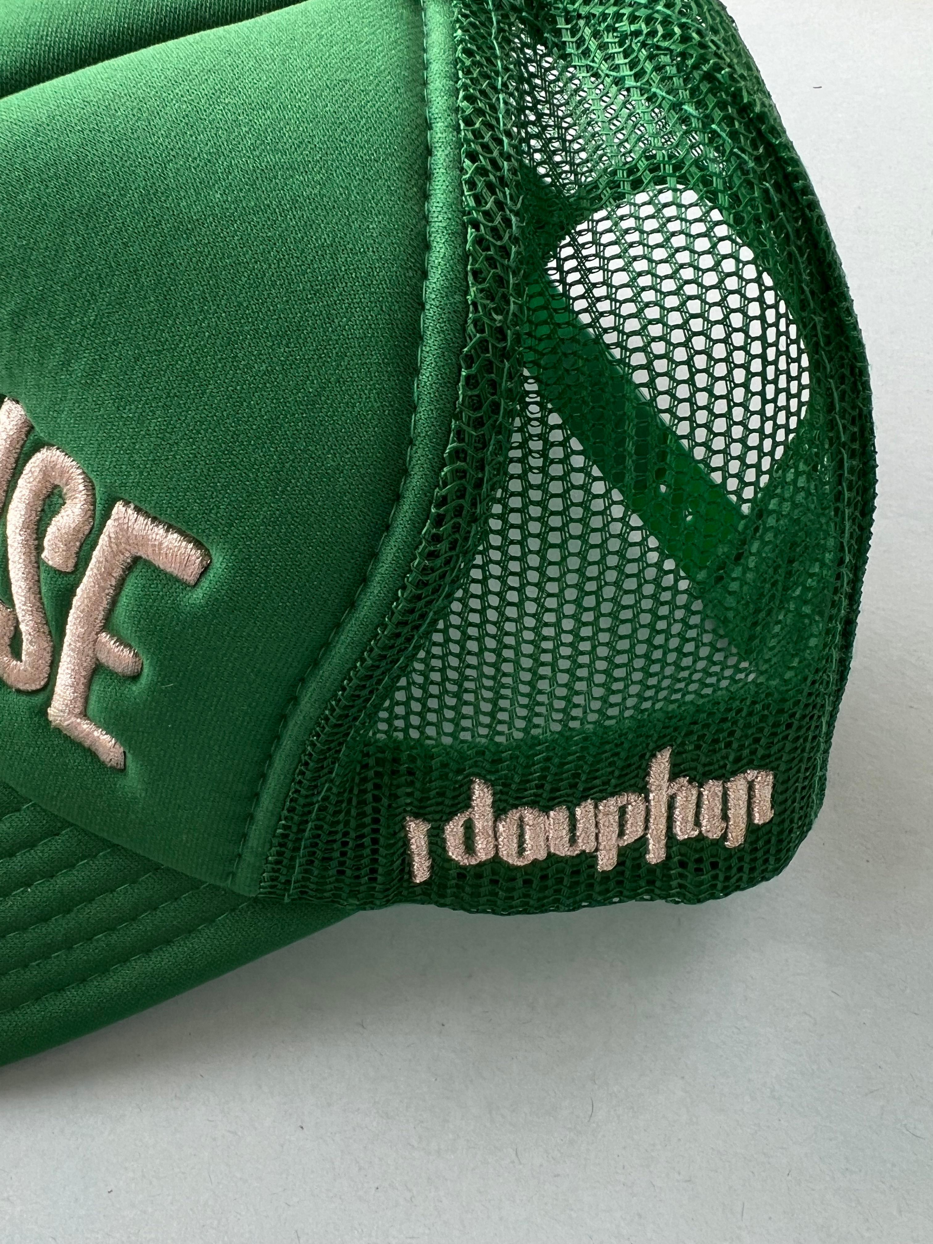Brand: J Dauphin
Hat Green Trucker Paradise Silver Embroidery J Dauphin

Embroidery Made in LA

Express a hybrid of easy-luxe and bourgeoisie jet-set look. Effortless and versatile, elegant and classy they bring an allure of unexpected
