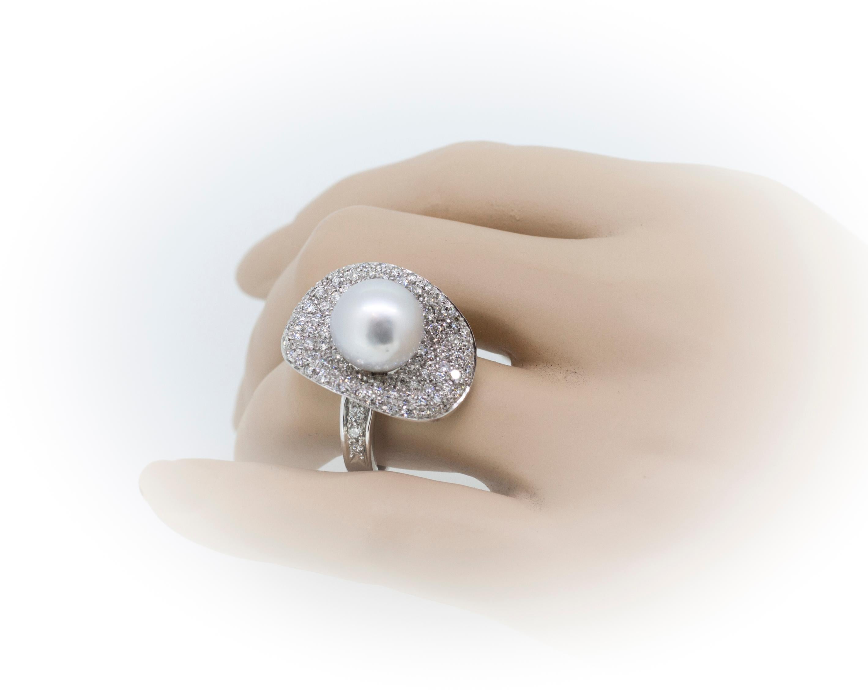 Women's or Men's Hat Ring in White Diamond in 18 Karat White Gold For Sale