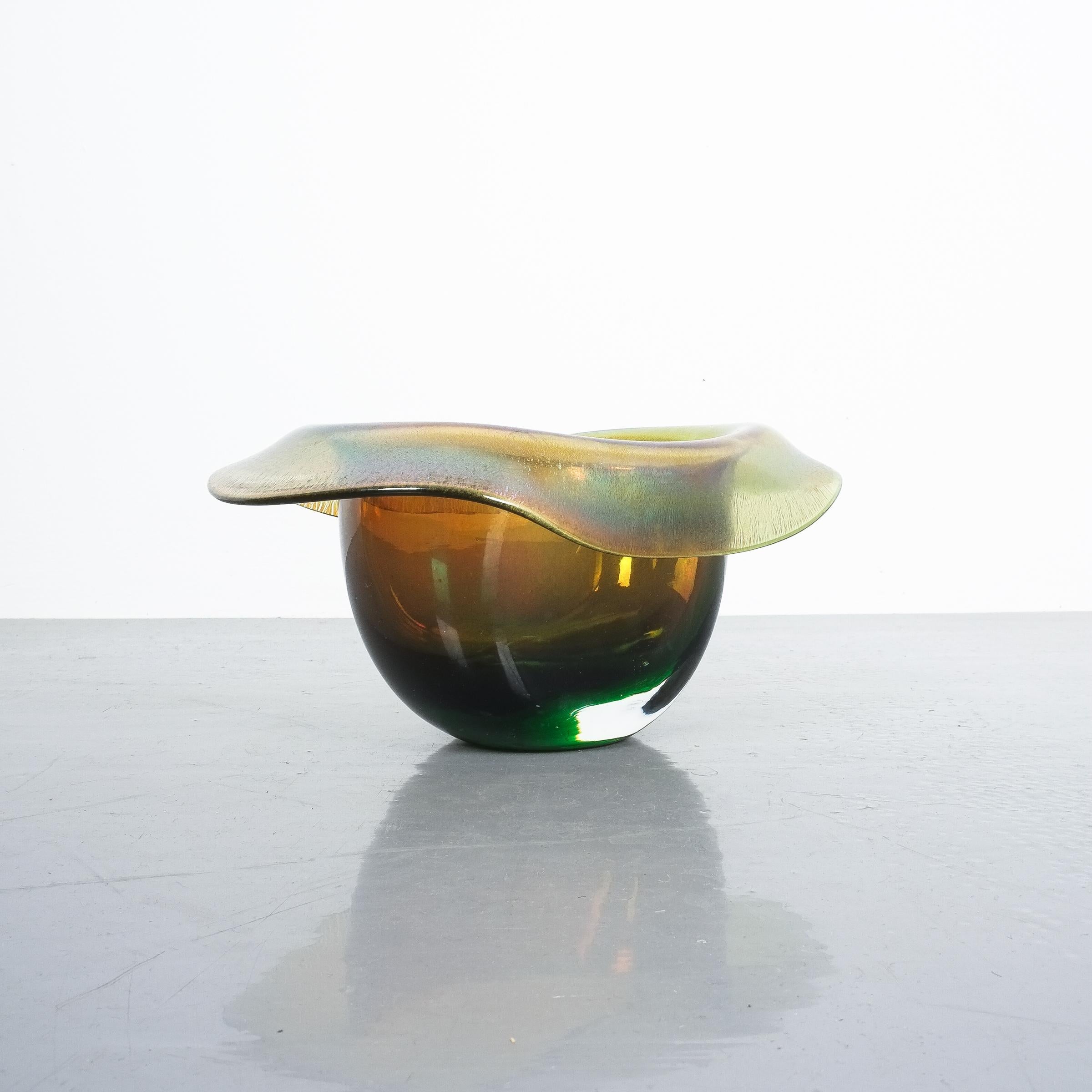 Hat Vase or Bowl Murano Glass, Italy, circa 1970 For Sale 3