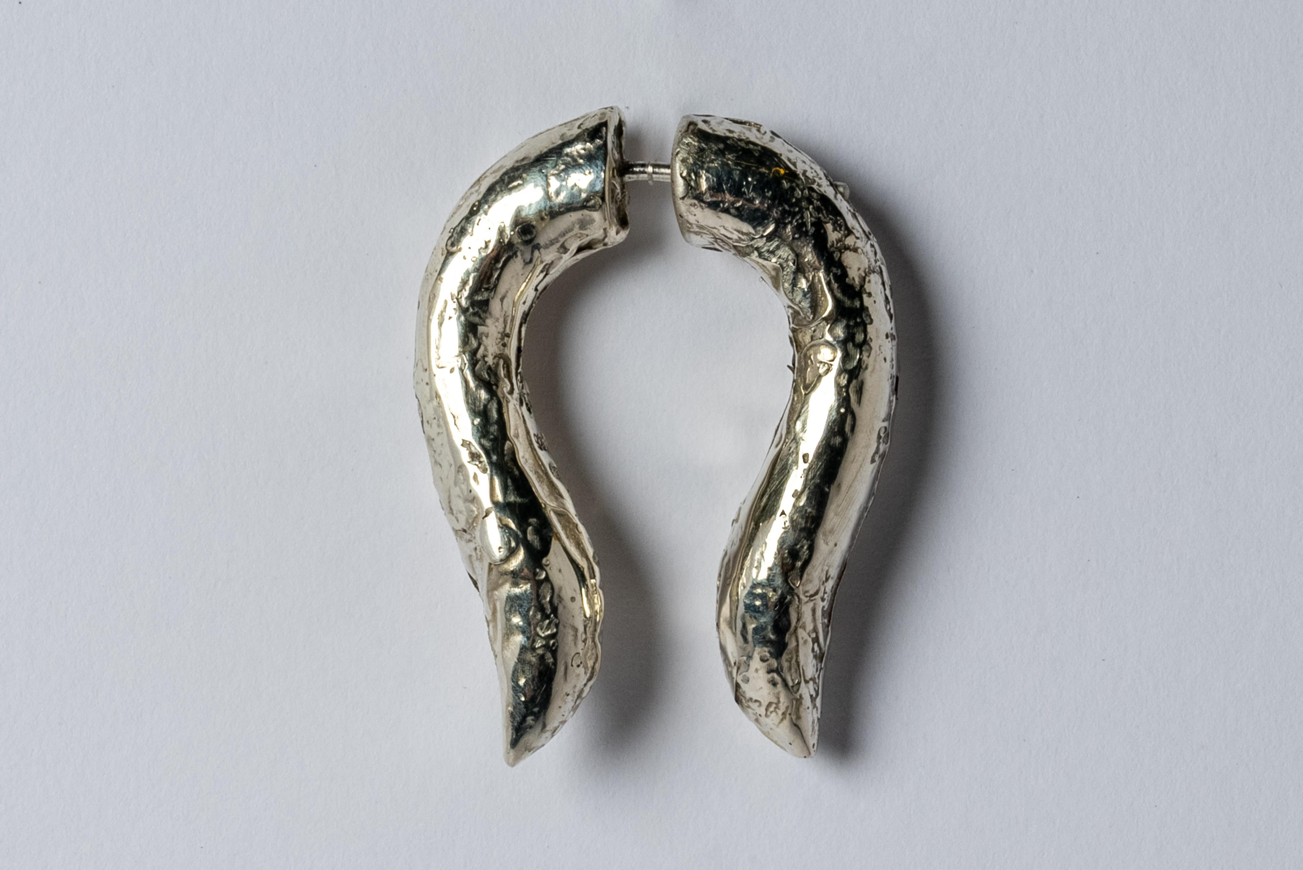 Women's or Men's Hathor Earring (Full Fuse, MA10KW) For Sale