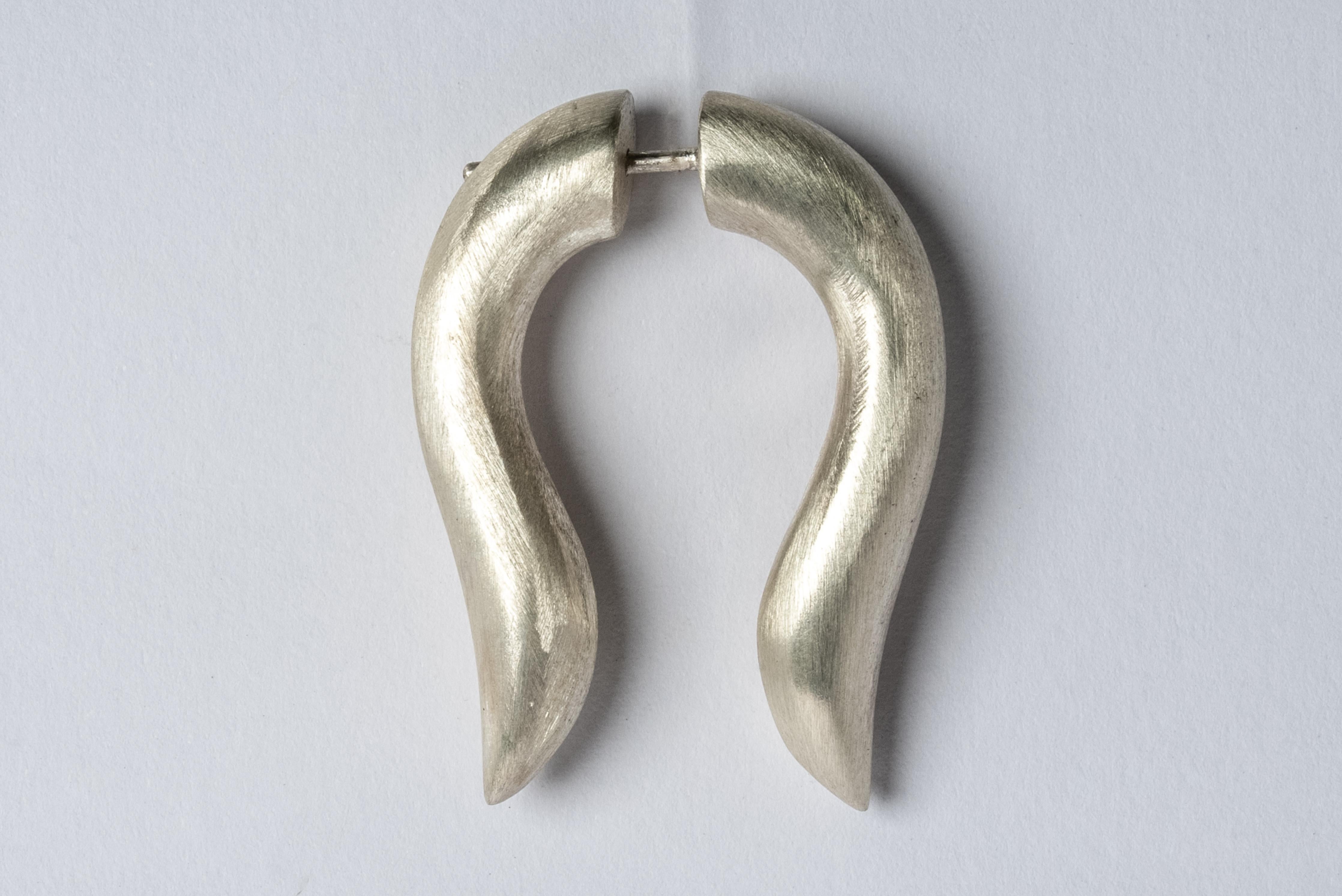 Women's or Men's Hathor Earring (MA) For Sale