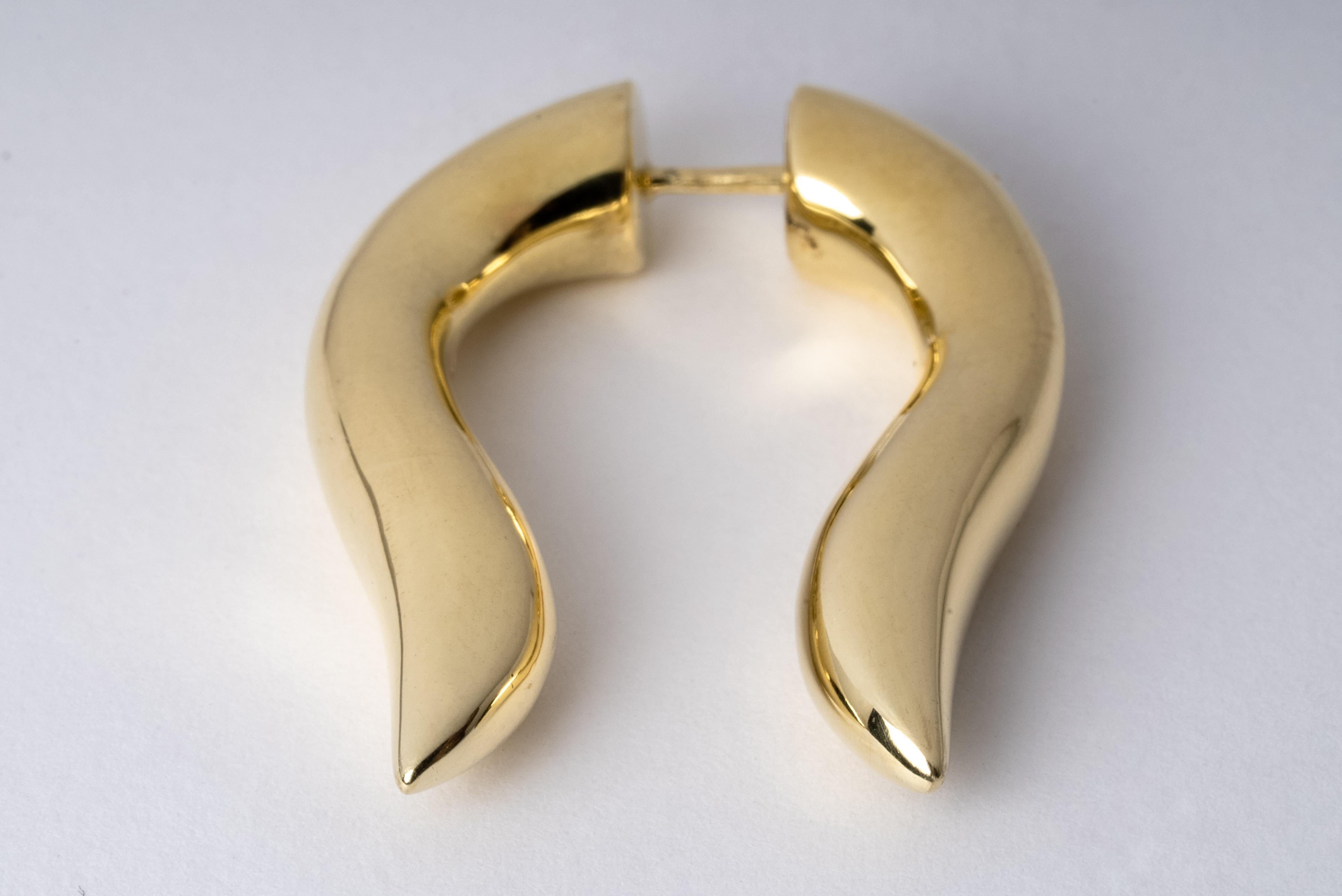 Women's or Men's Hathor Earring (YGA) For Sale
