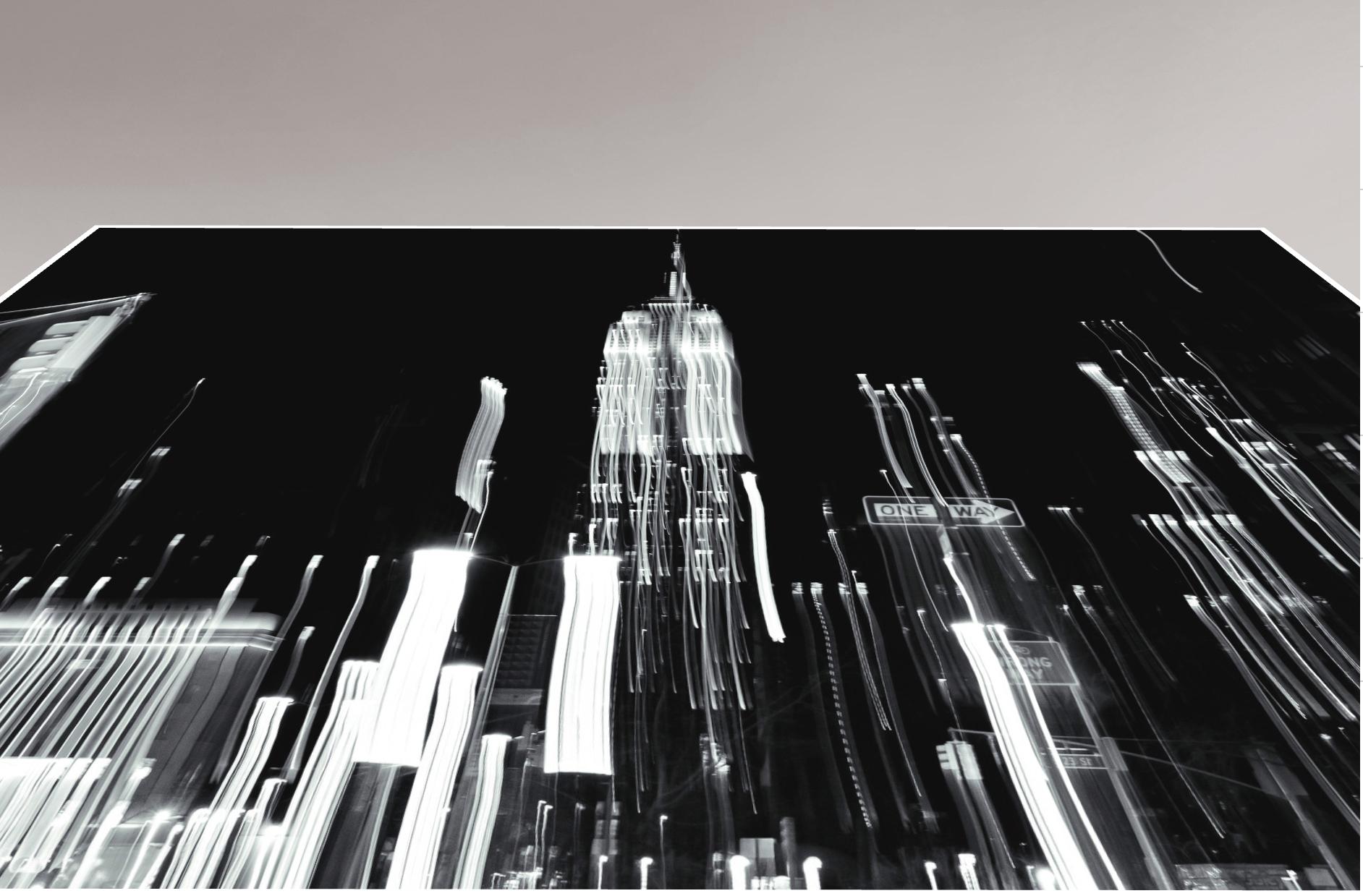 „Empire in Black and White“ New York, Abstrakte Fotografie, limitierte Auflage – Photograph von Hatice Besun