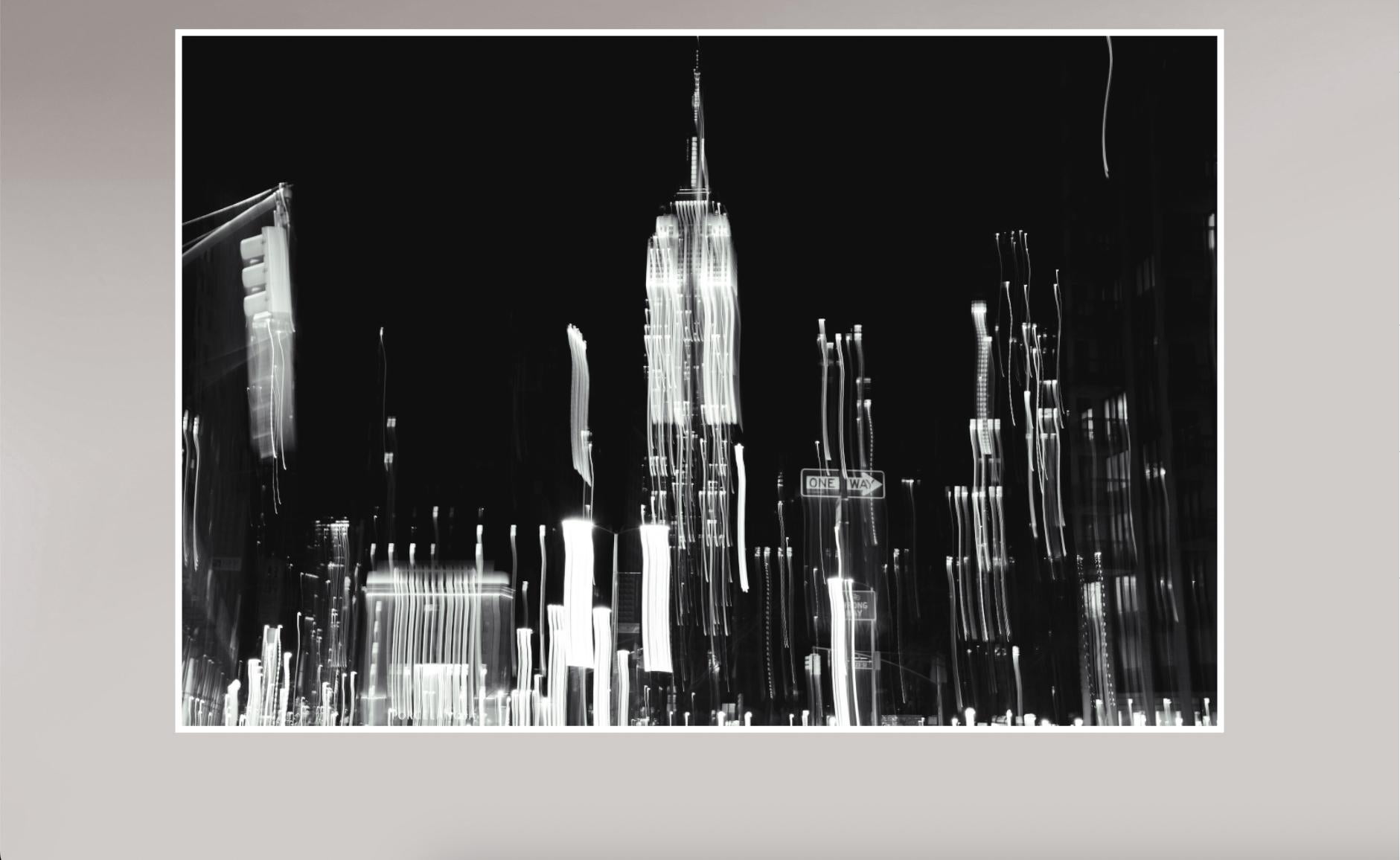 „Empire in Black and White“ New York, Abstrakte Fotografie, limitierte Auflage im Angebot 3