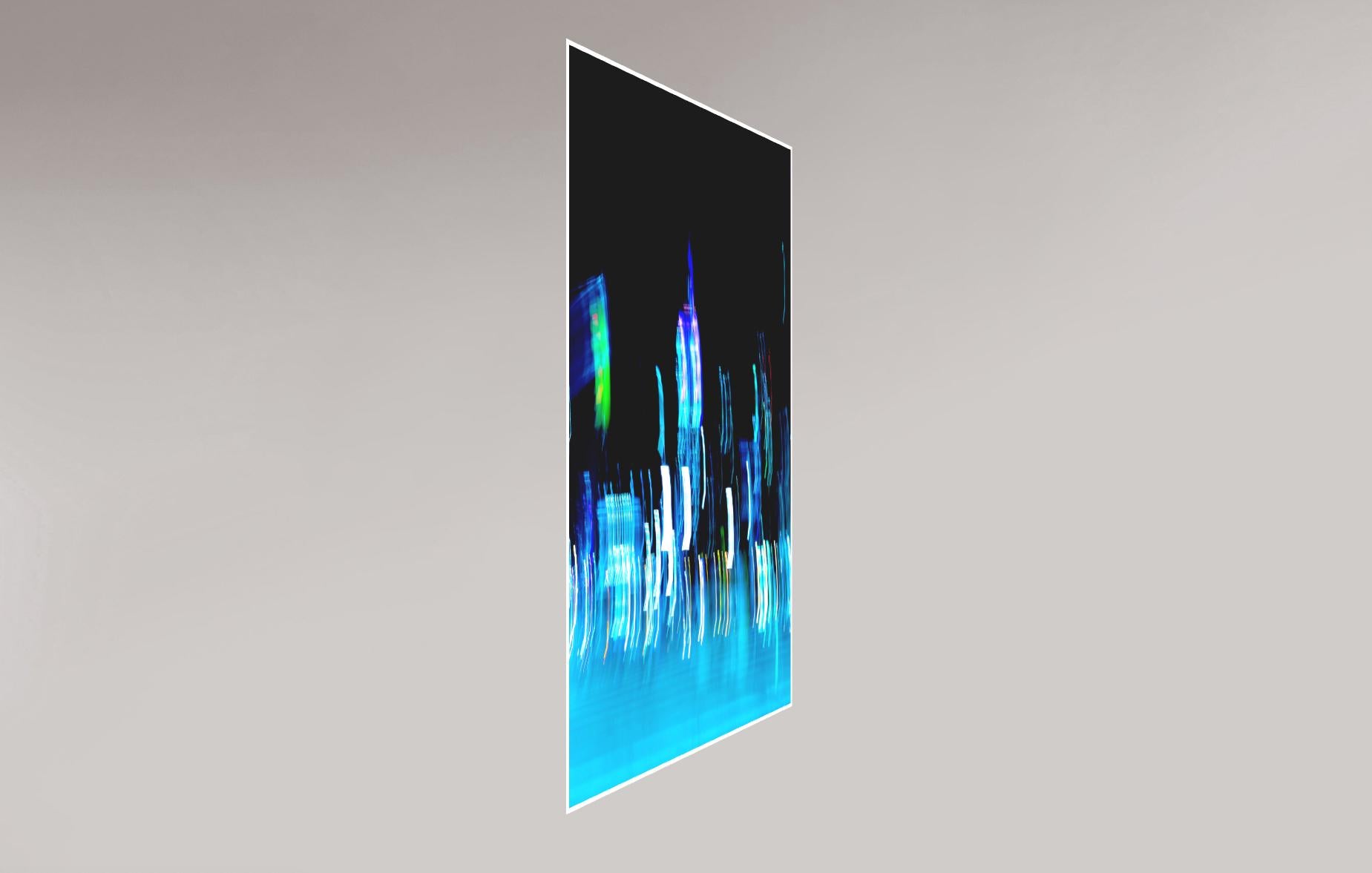 Empire en bleu de la série Lights of New York 

Créateur : Hatice Besun
Année de création : 2021
Certifié
Dimension : 36 x 24