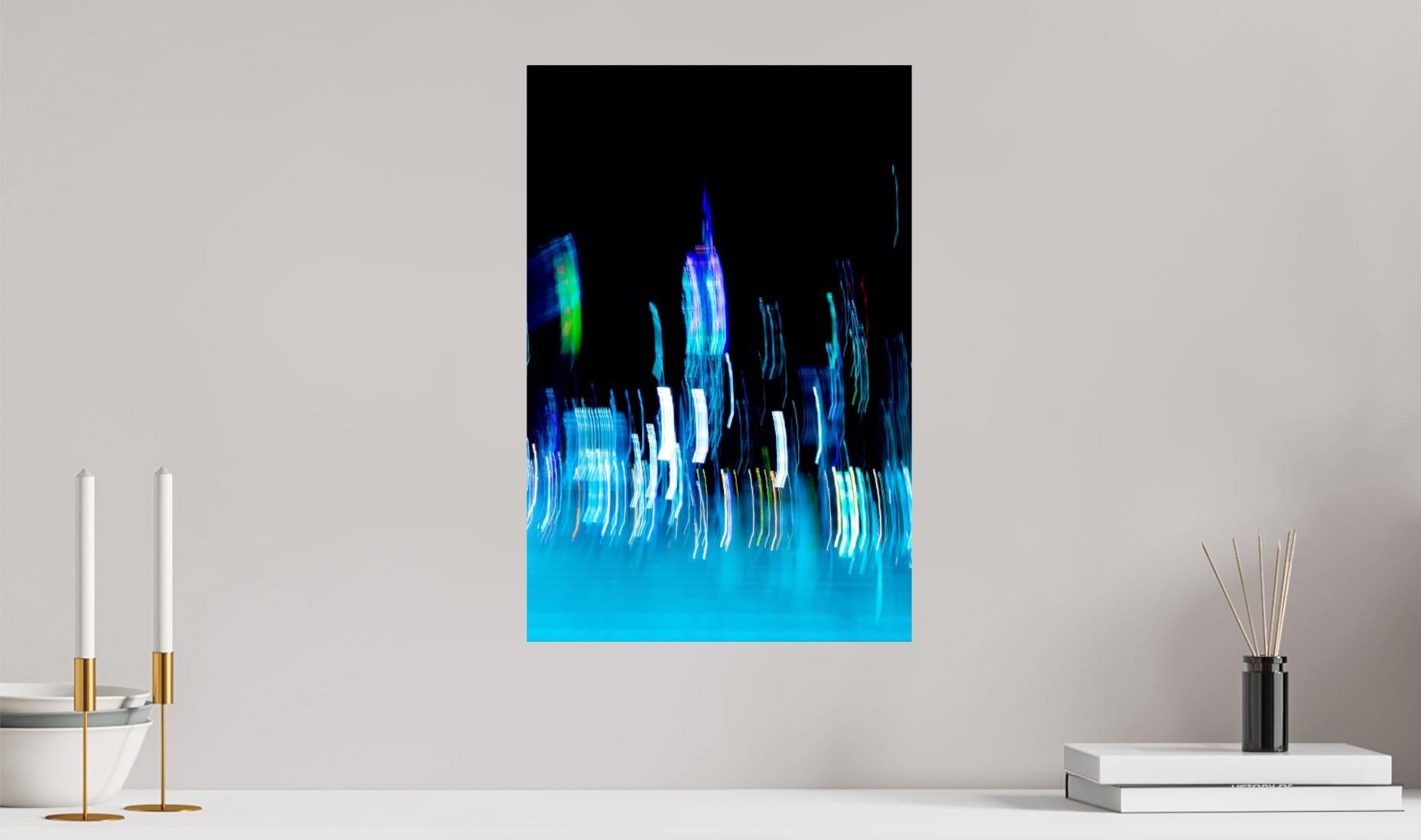 « Empire in Blue, Lights of New York » Giclee, photographie abstraite, limitée 2/20 en vente 2