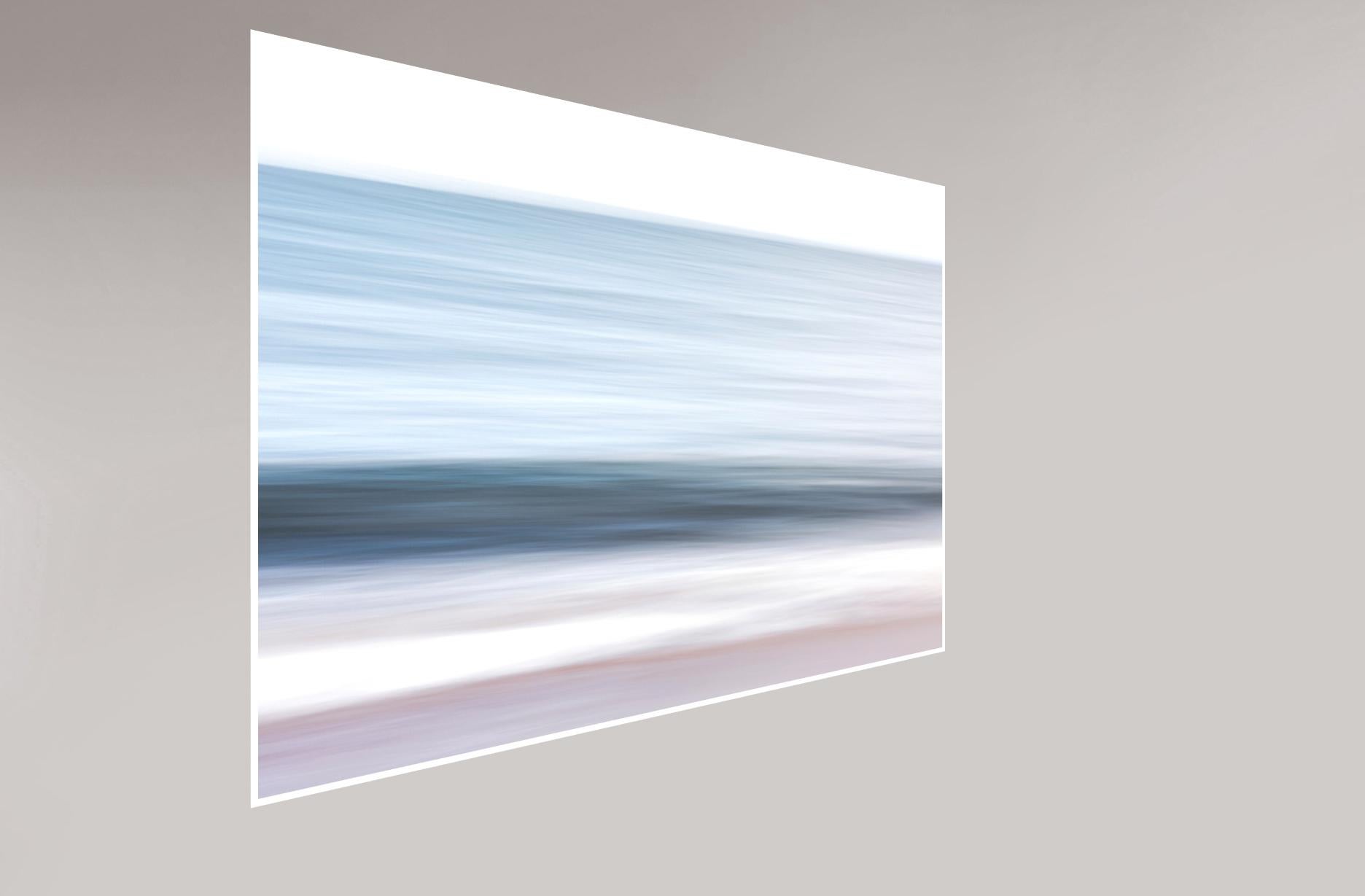 „On the edge of nothingness, n15“ Giclee-Druck, Abstrakte Fotografie, limitierte Auflage. (Grau), Abstract Photograph, von Hatice Besun