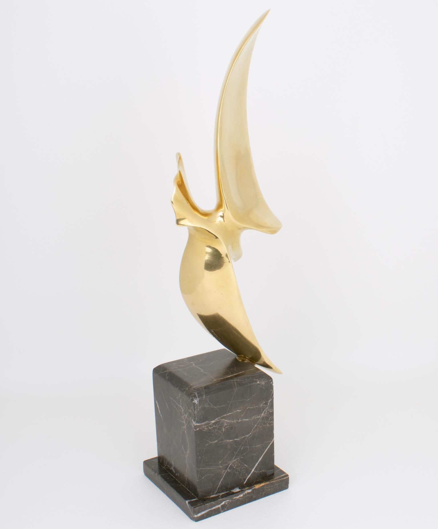 Hattakitkosol Somchai Scultura d'arte in bronzo con uccelli in vendita 10