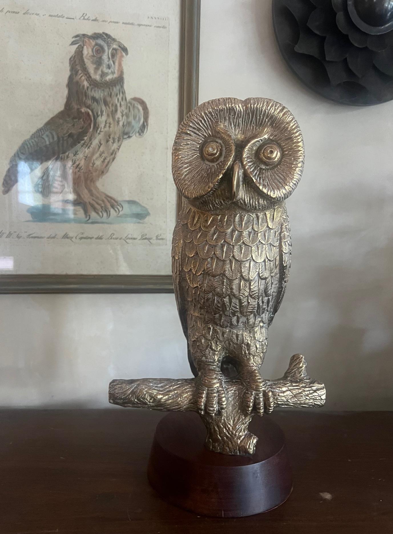 Escultura de búho de bronce firmada por Hattakitkosol Somchai, 1970 en venta 3