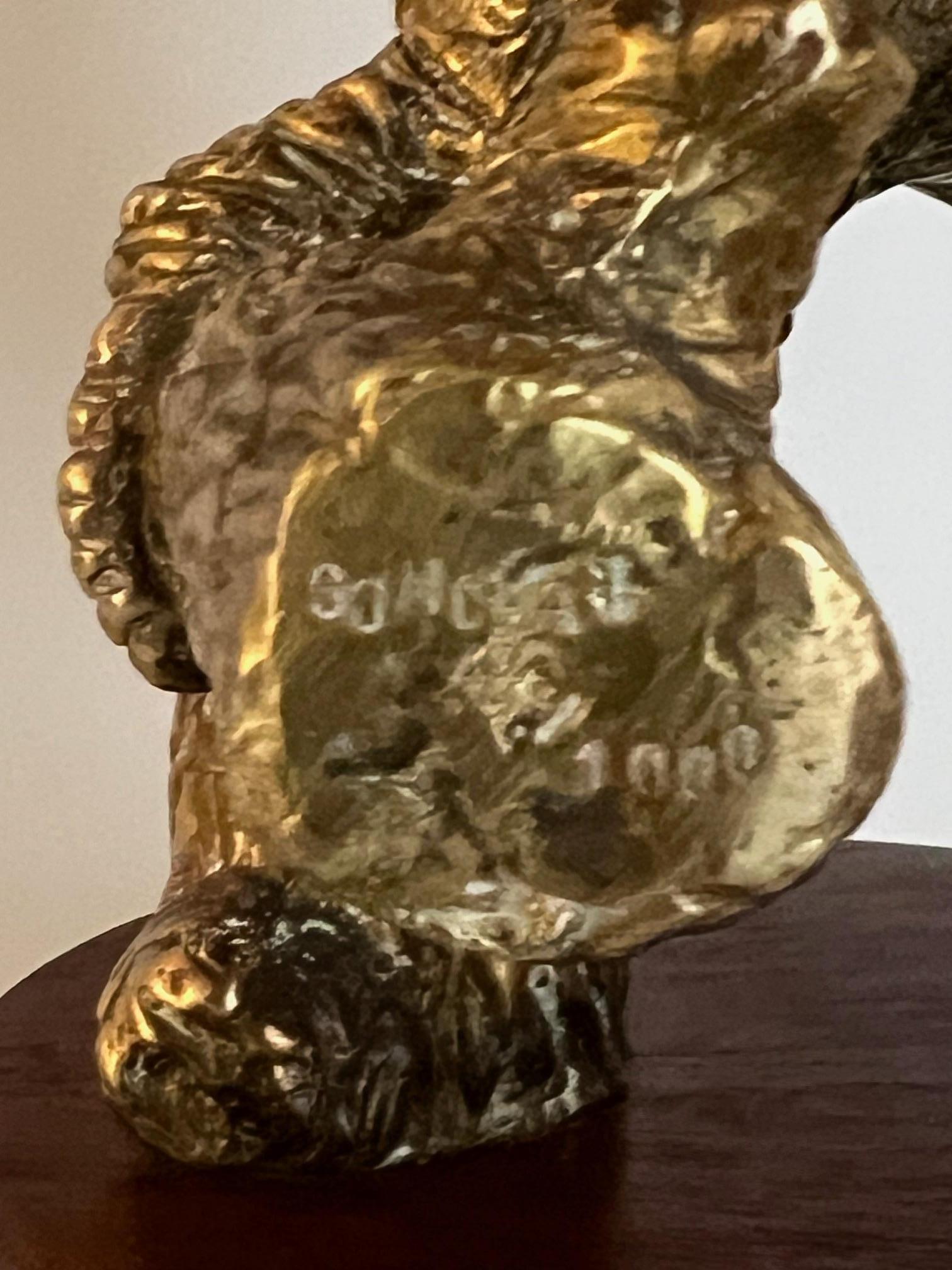 Escultura de búho de bronce firmada por Hattakitkosol Somchai, 1970 en venta 4