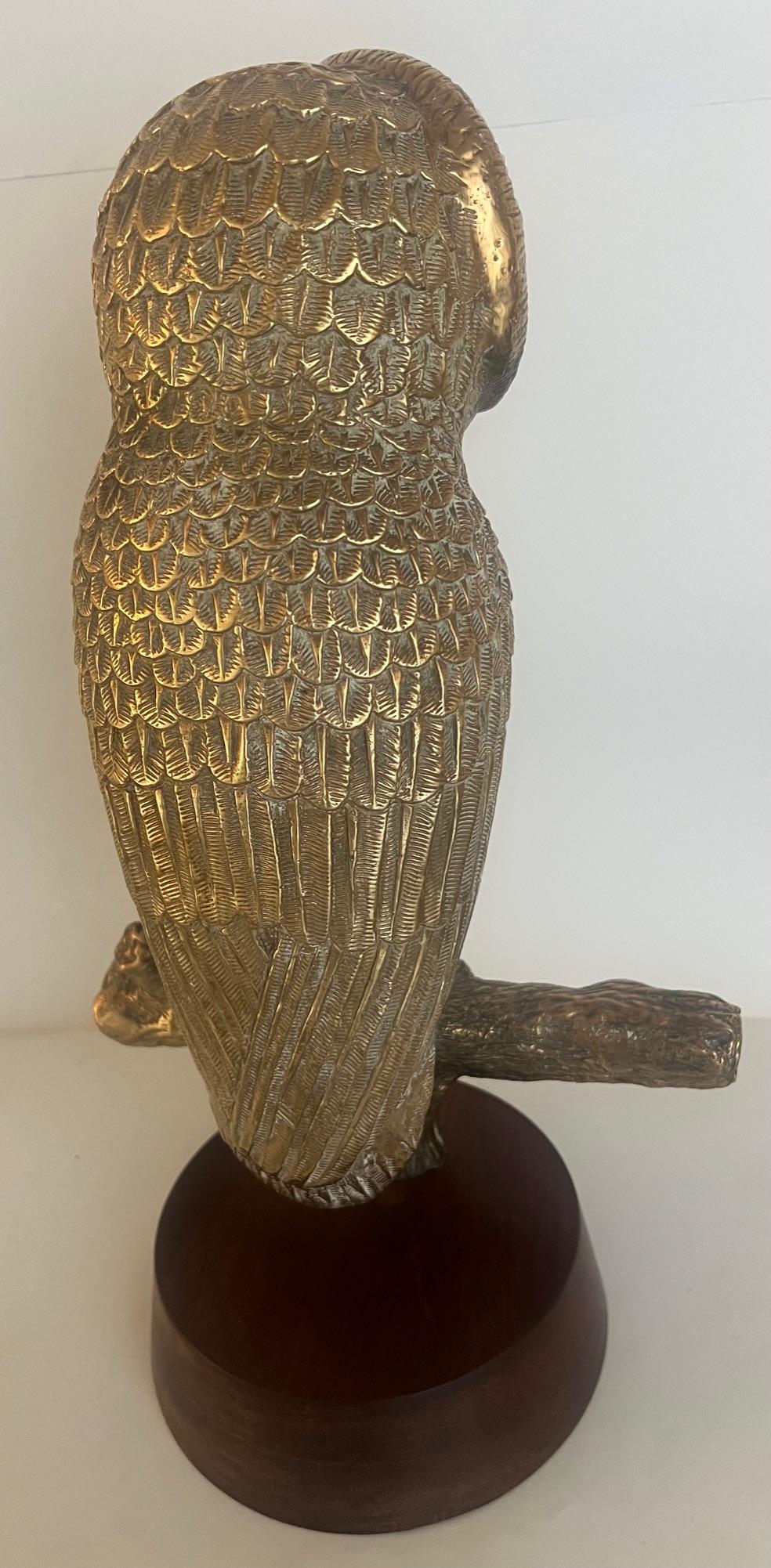 Escultura de búho de bronce firmada por Hattakitkosol Somchai, 1970 en venta 7